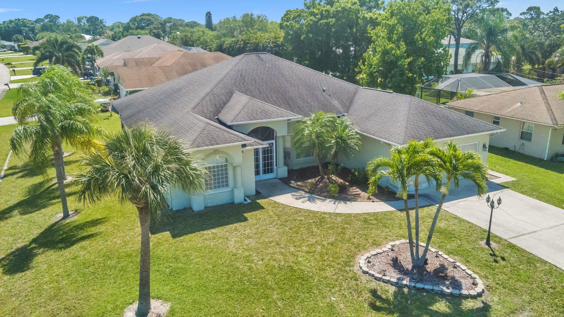 2592 SE Calusa Avenue SE