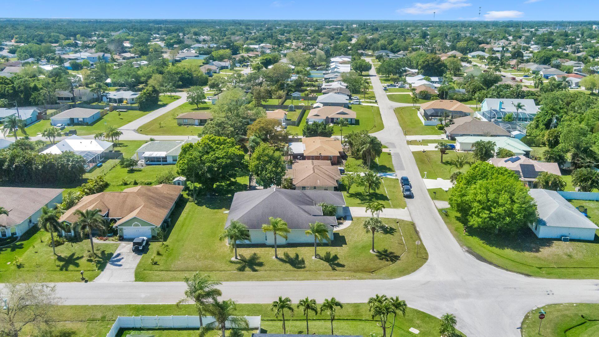 2592 SE Calusa Avenue SE