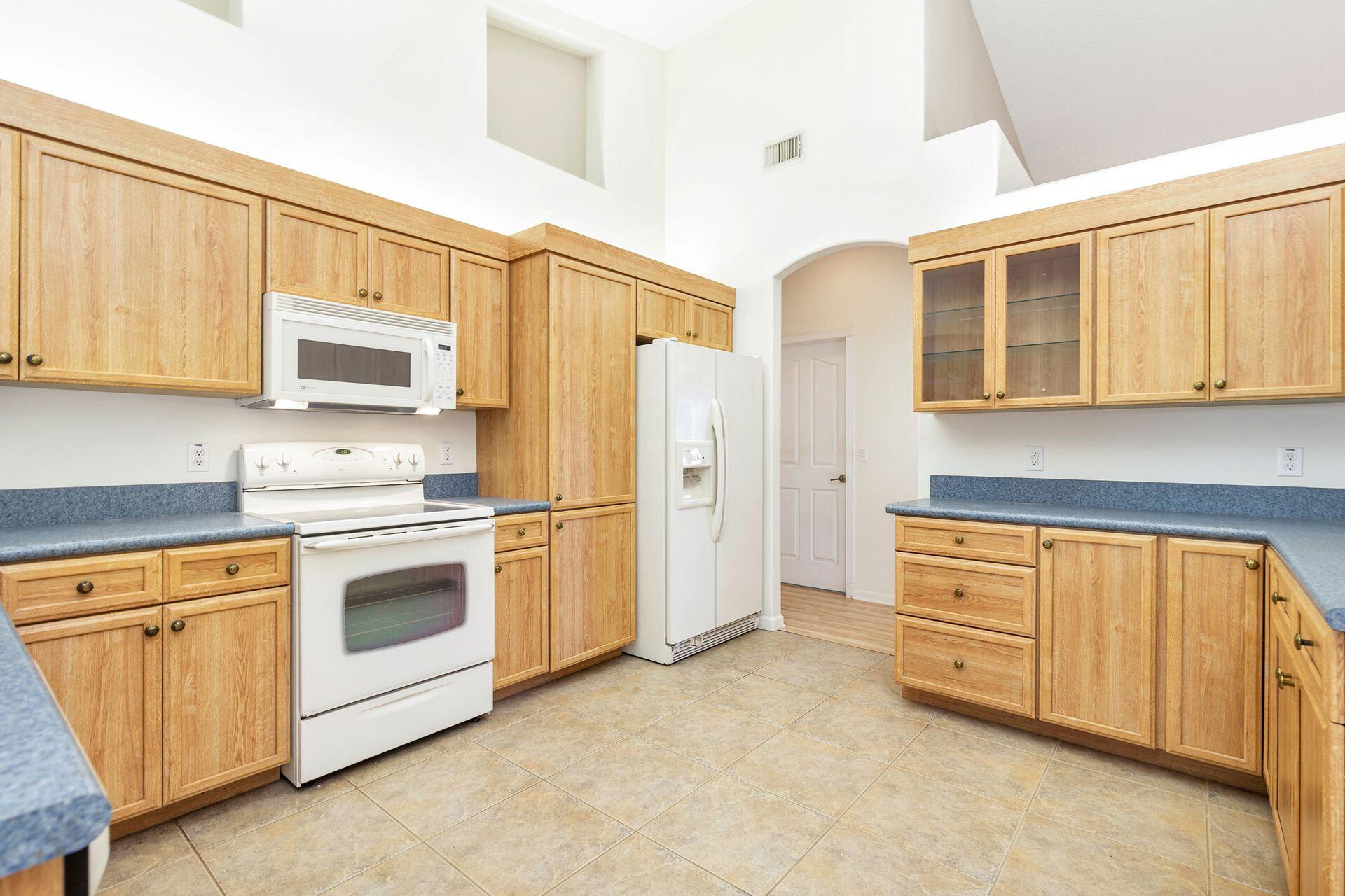 2592 SE Calusa Avenue SE