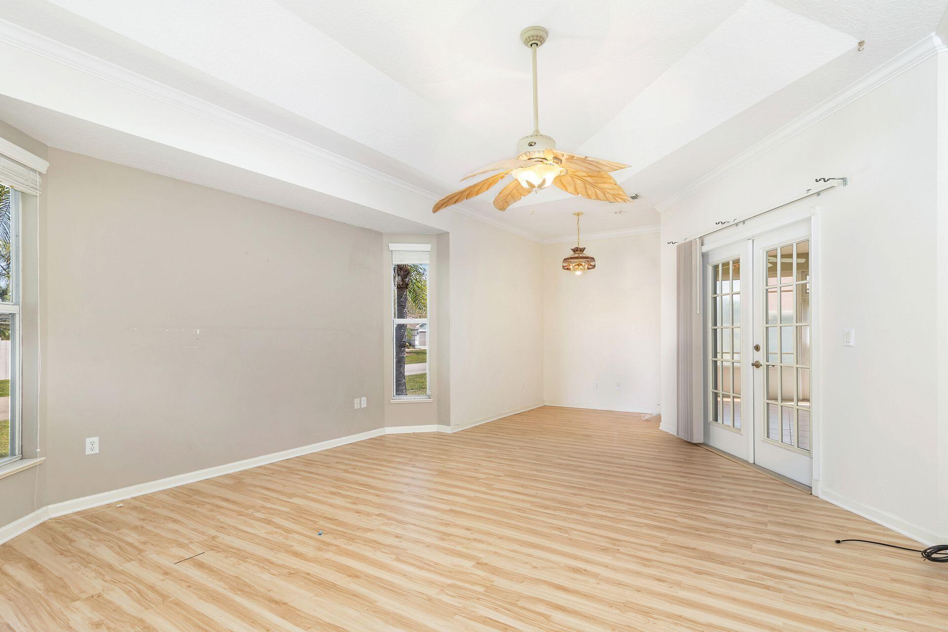 2592 SE Calusa Avenue SE