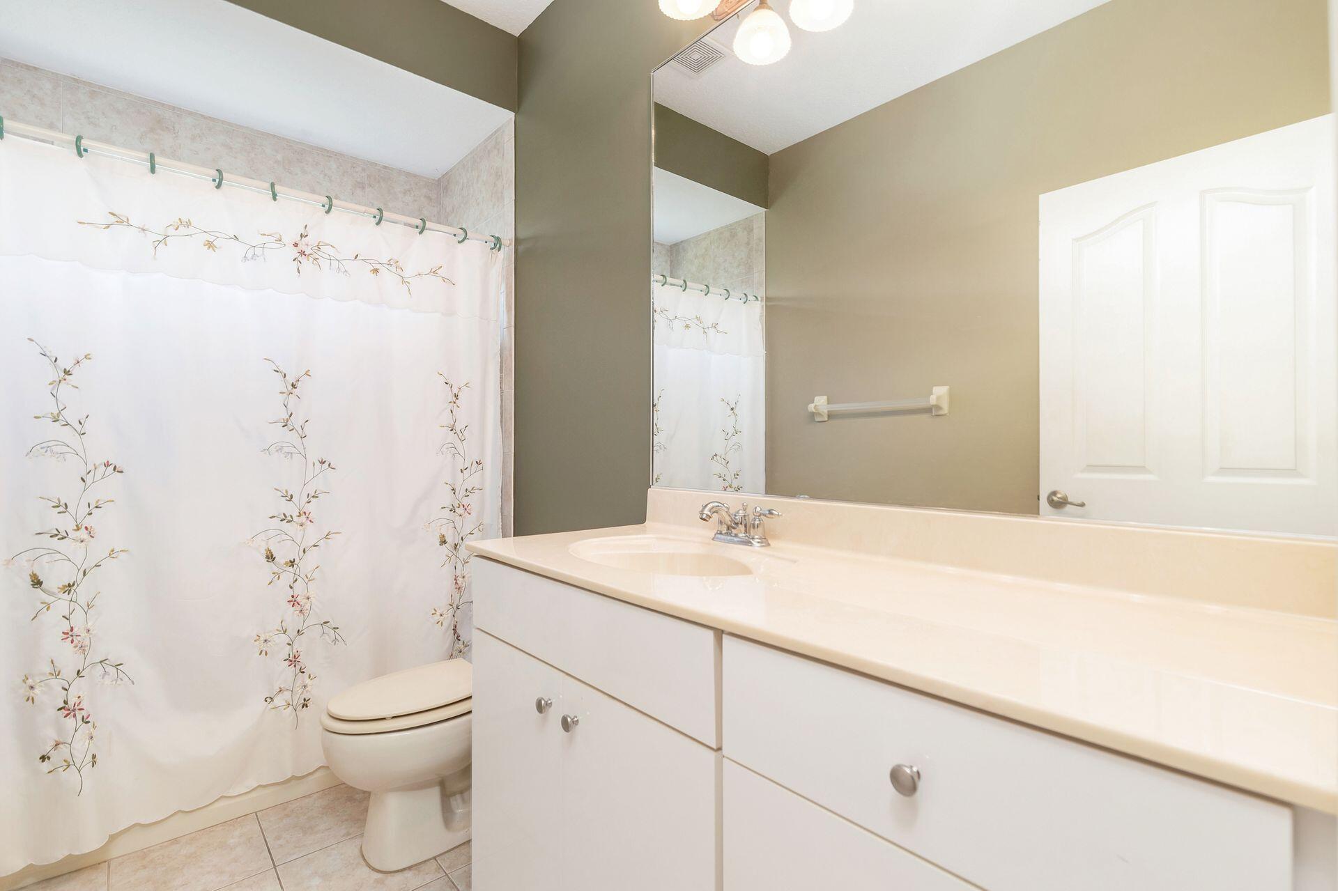 2592 SE Calusa Avenue SE