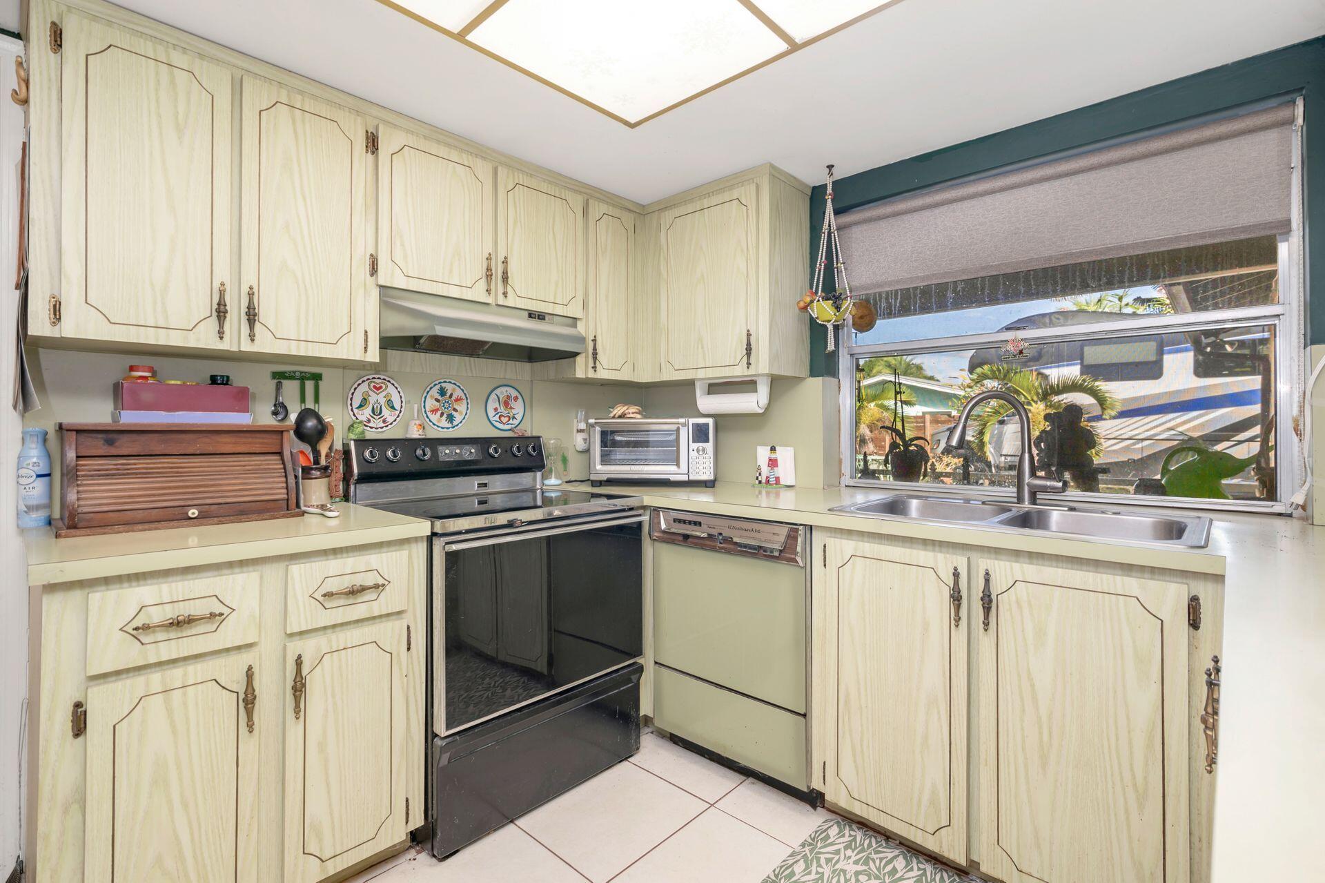 3837 Carnation Circle S