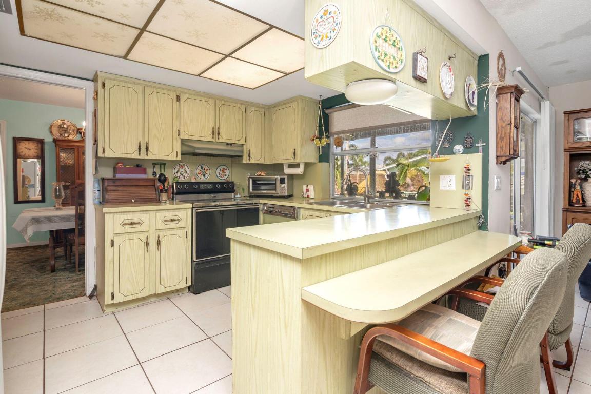 3837 Carnation Circle S