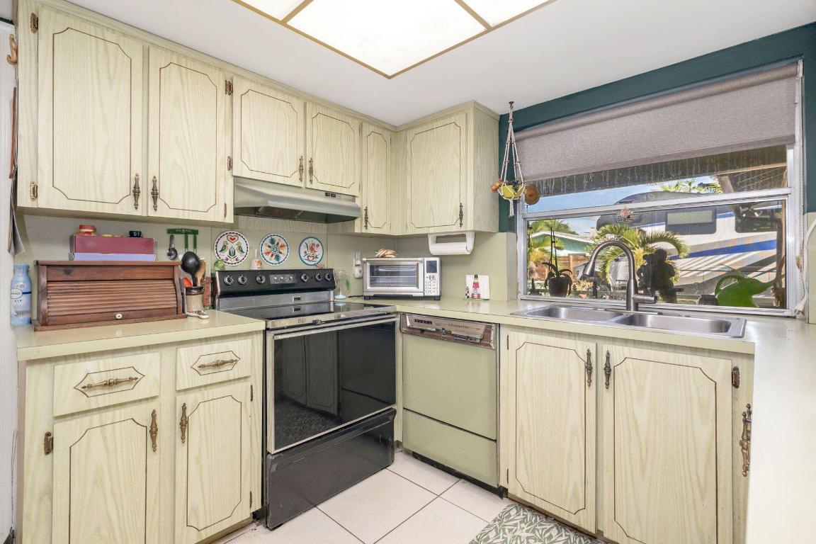 3837 Carnation Circle S