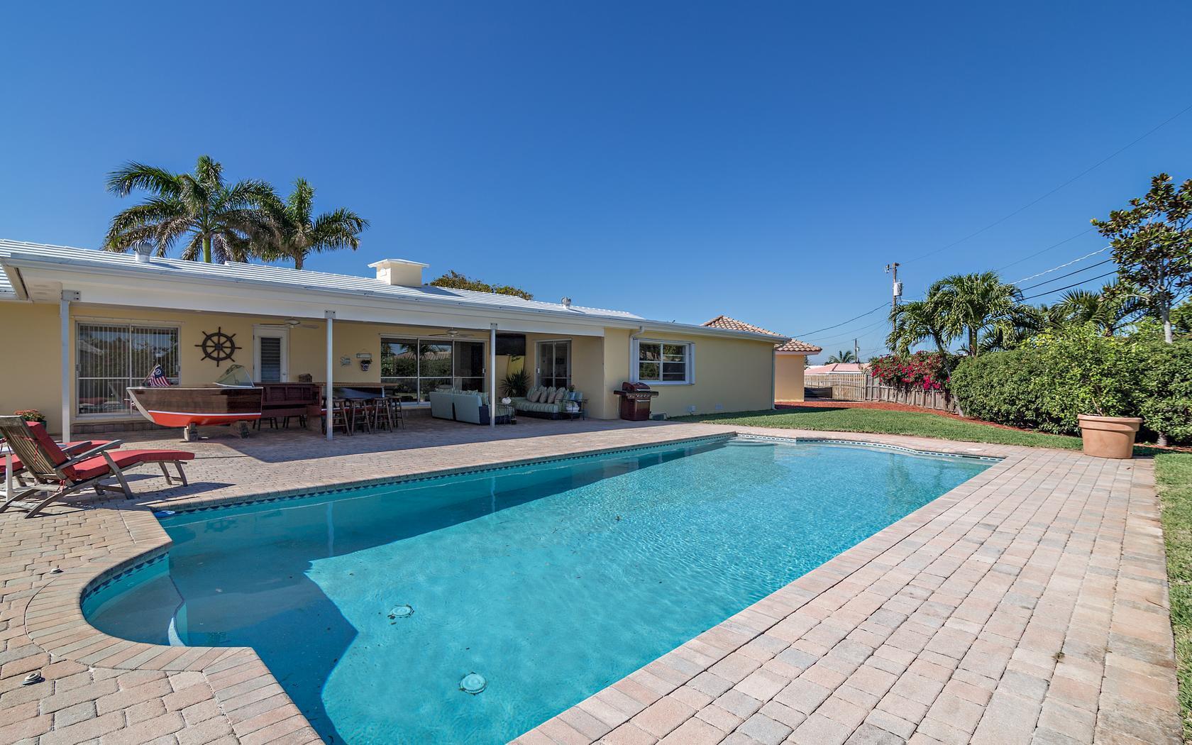 1665 Isles Circle