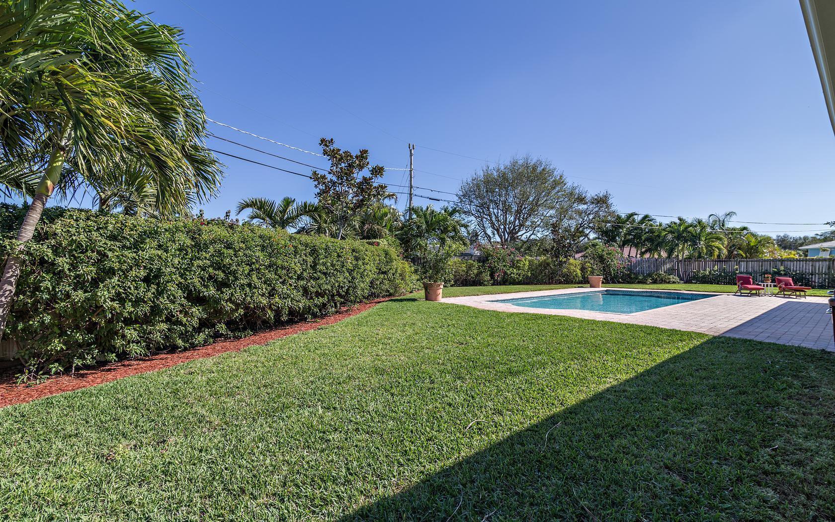 1665 Isles Circle