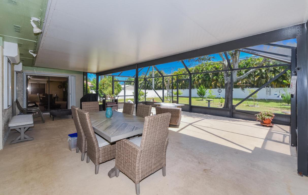 2925 NW Florida Court