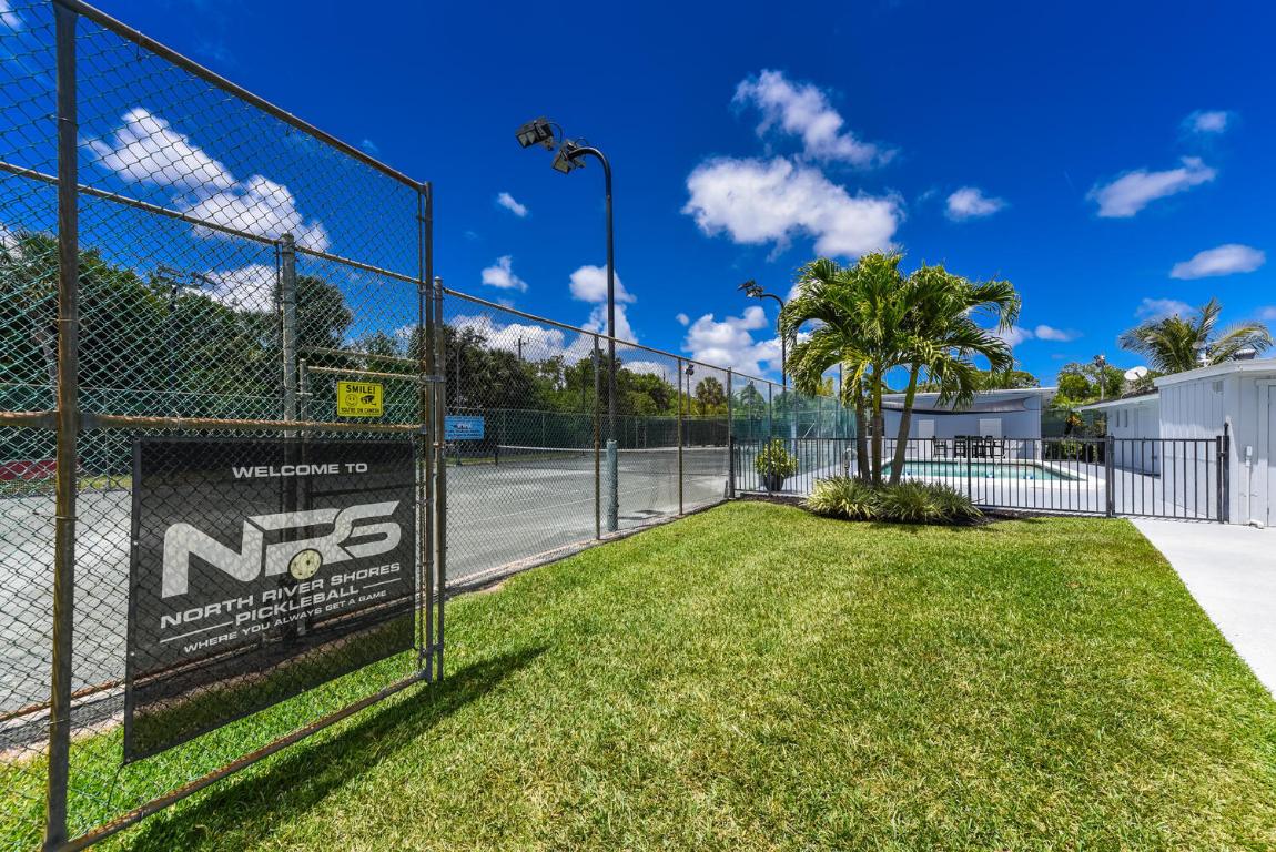 2925 NW Florida Court