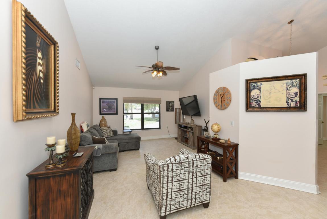 2925 NW Florida Court