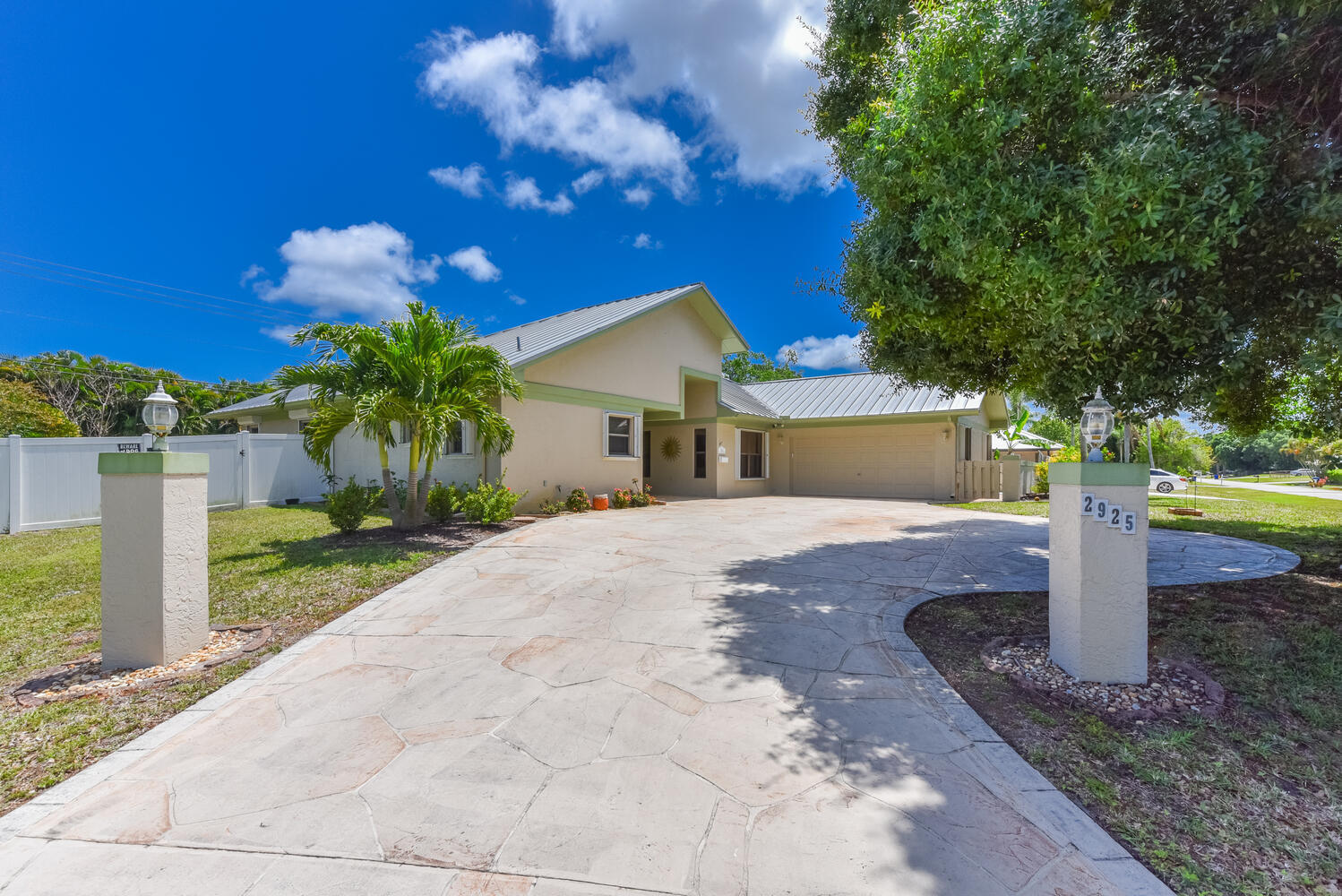 2925 NW Florida Court