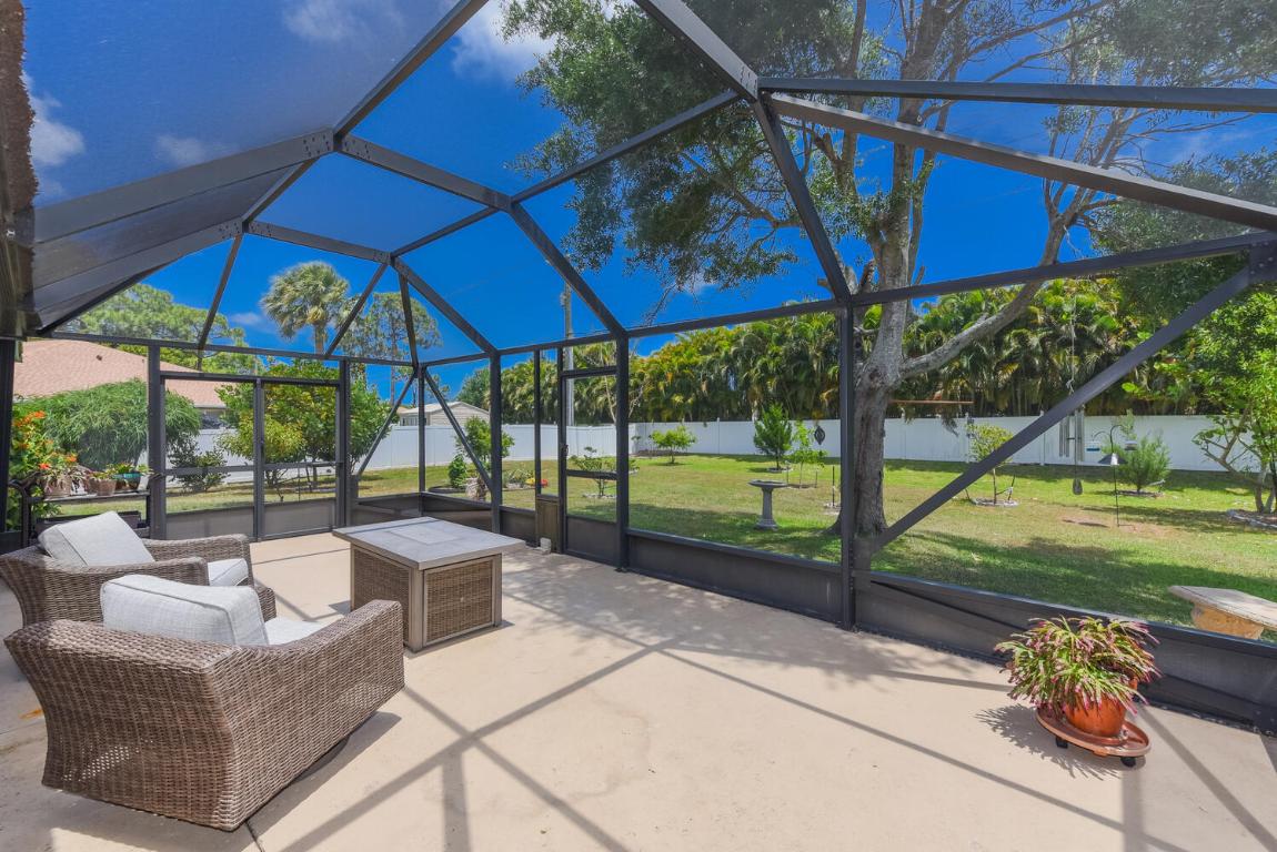 2925 NW Florida Court