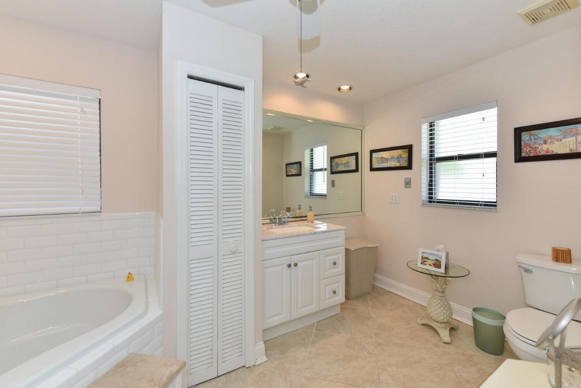 2925 NW Florida Court