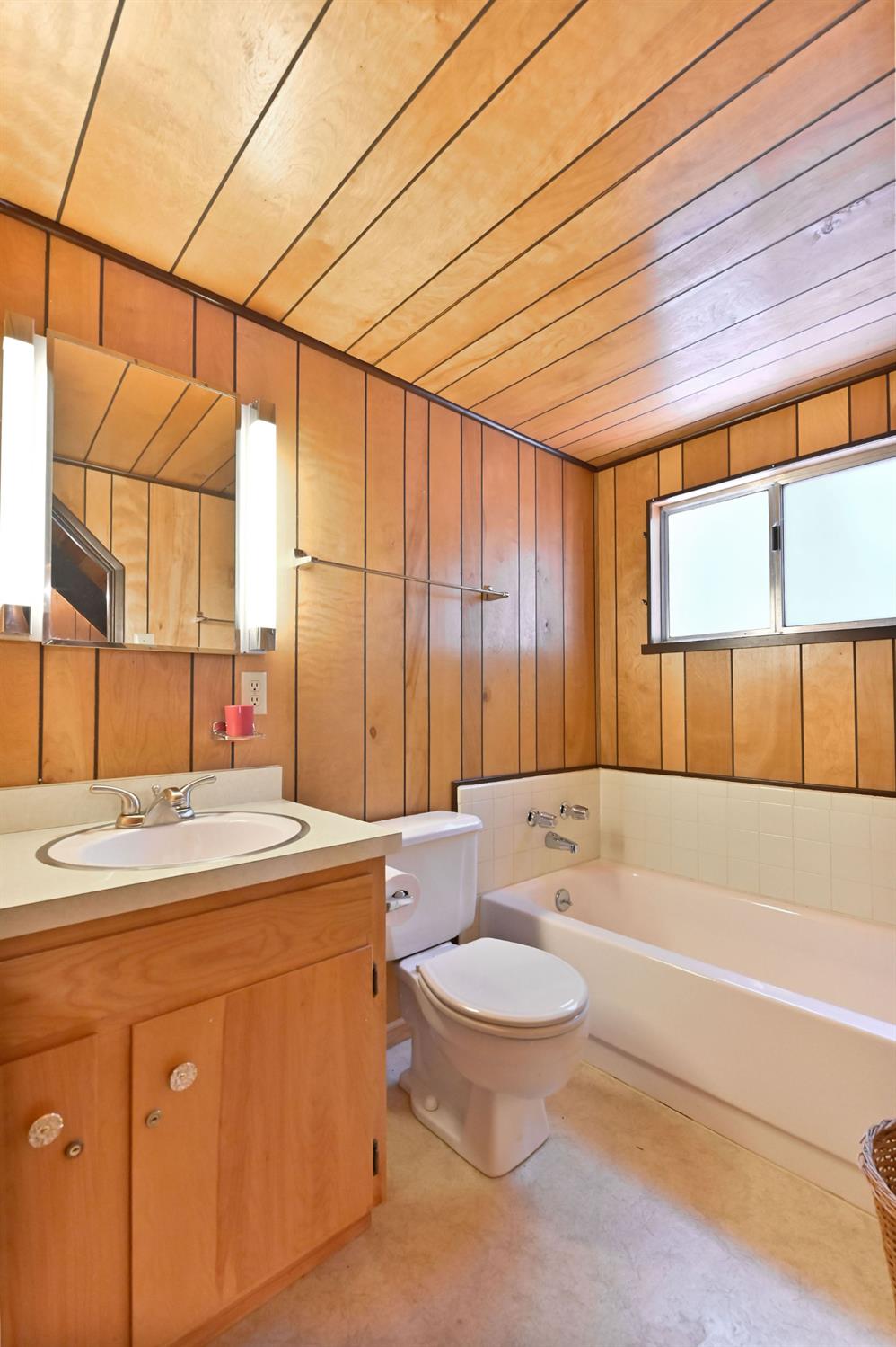 2206 Shoshone Drive