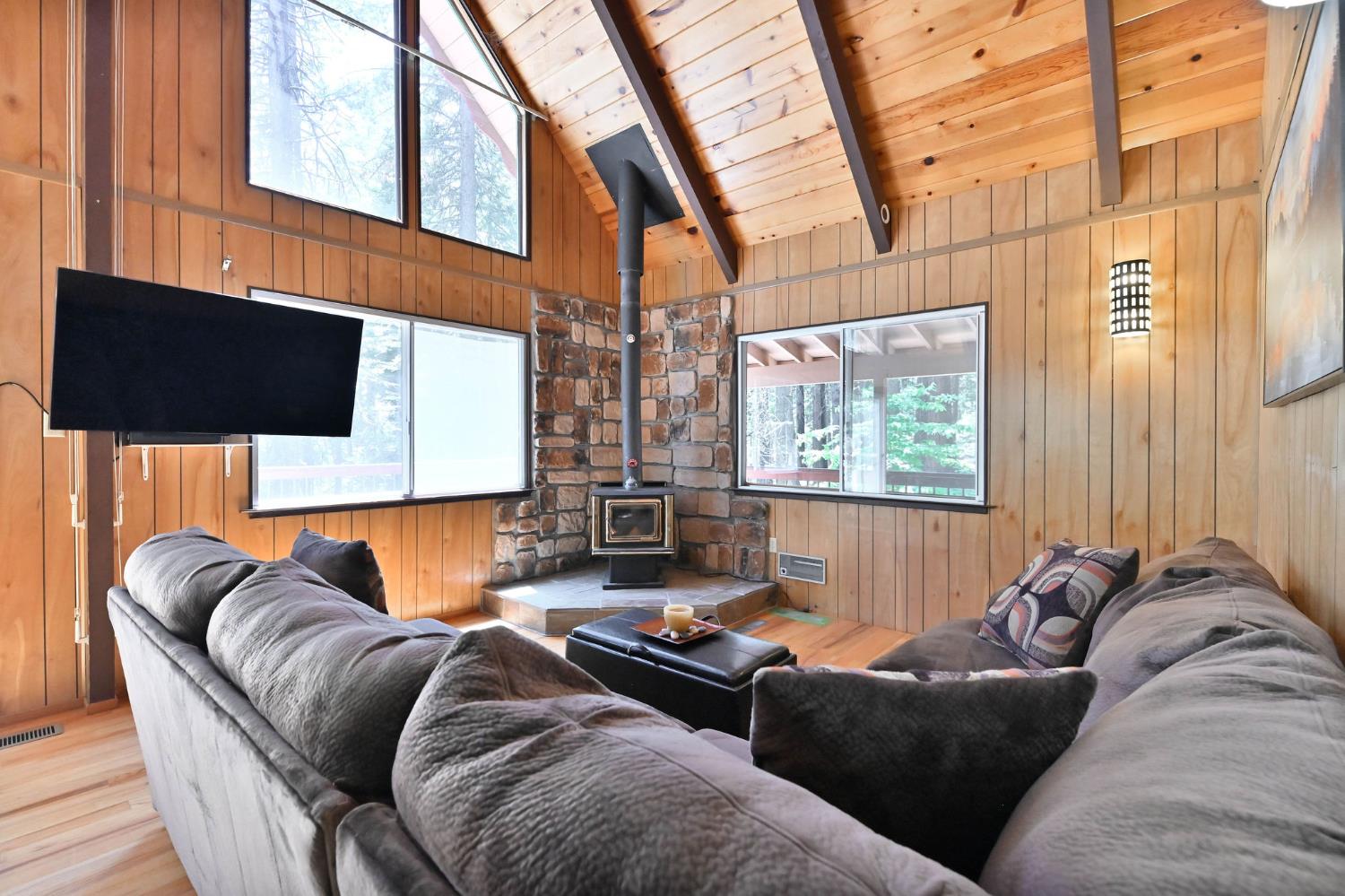 2206 Shoshone Drive