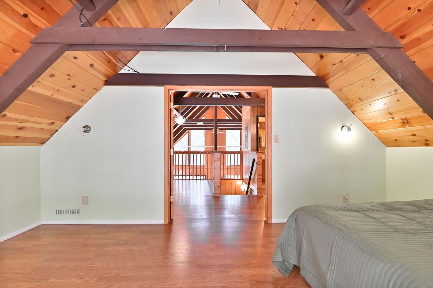 2206 Shoshone Drive