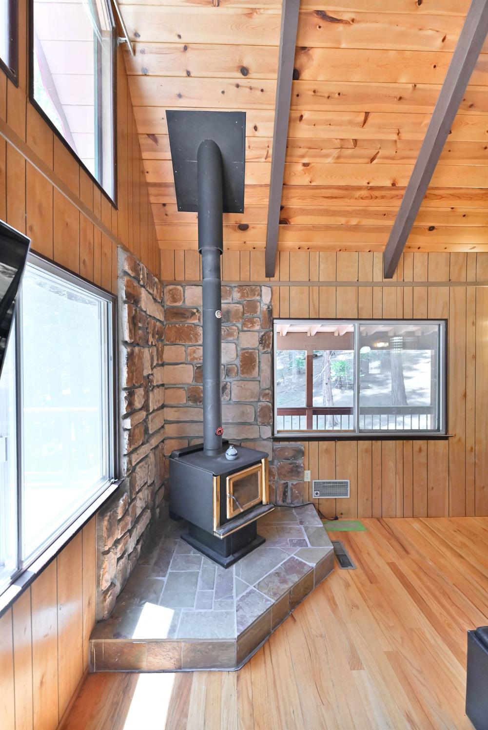 2206 Shoshone Drive