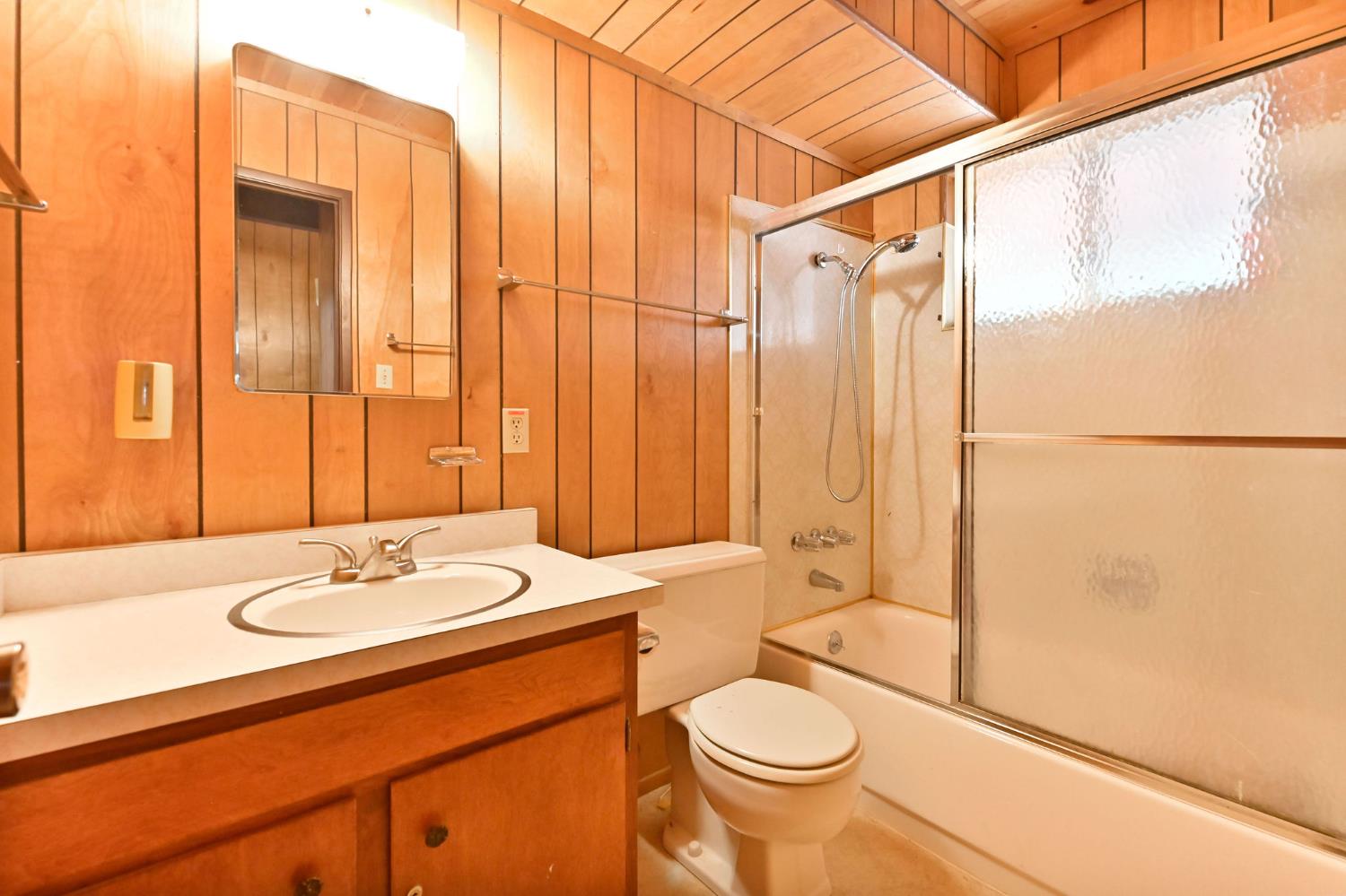 2206 Shoshone Drive