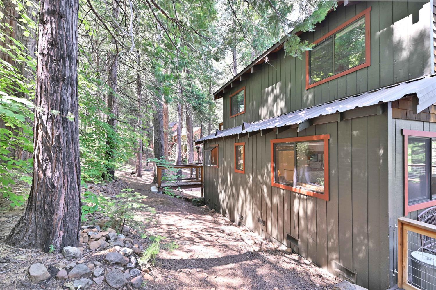 2435 Navajo Drive