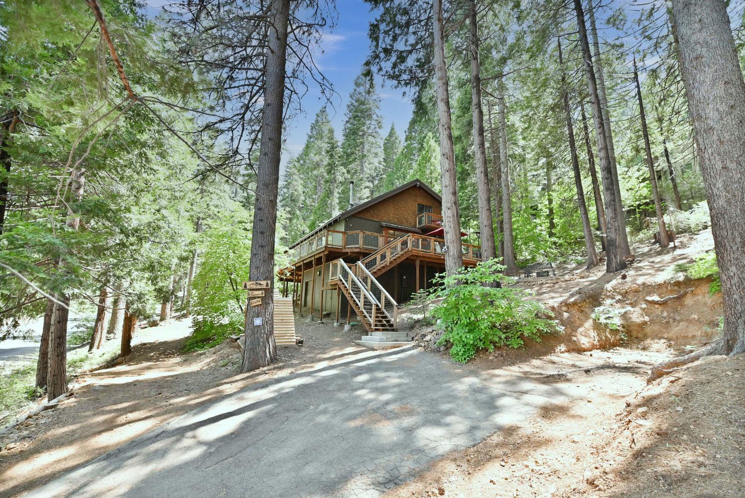 2435 Navajo Drive