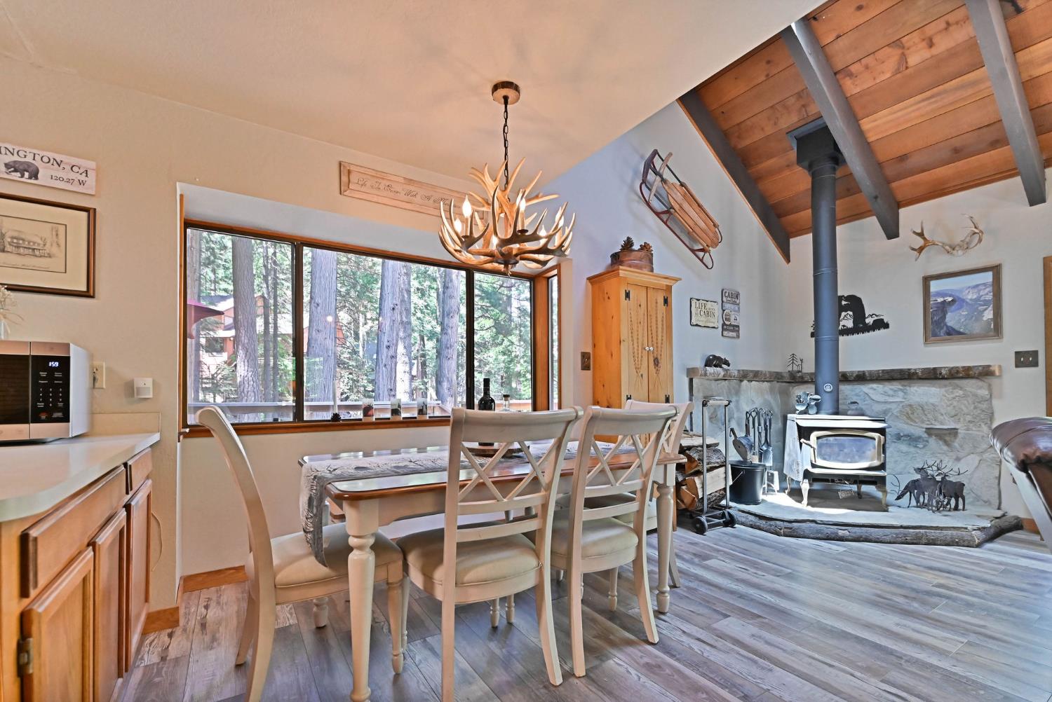 2435 Navajo Drive