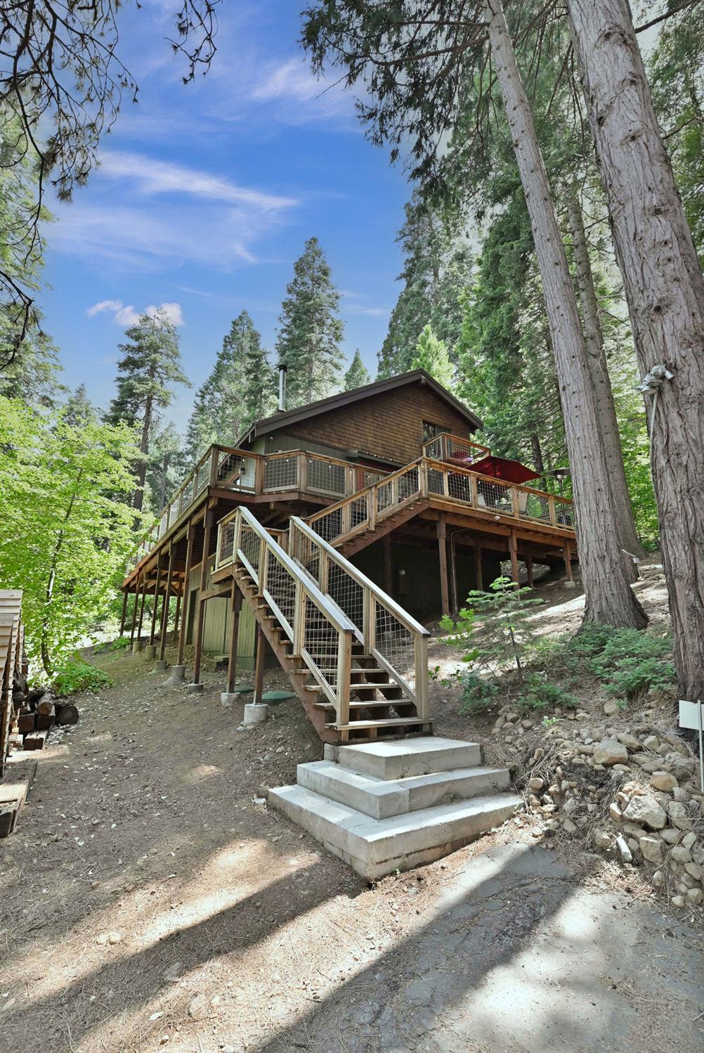 2435 Navajo Drive