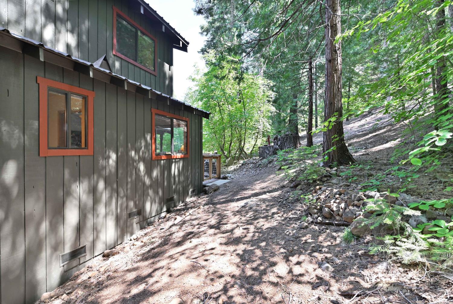 2435 Navajo Drive