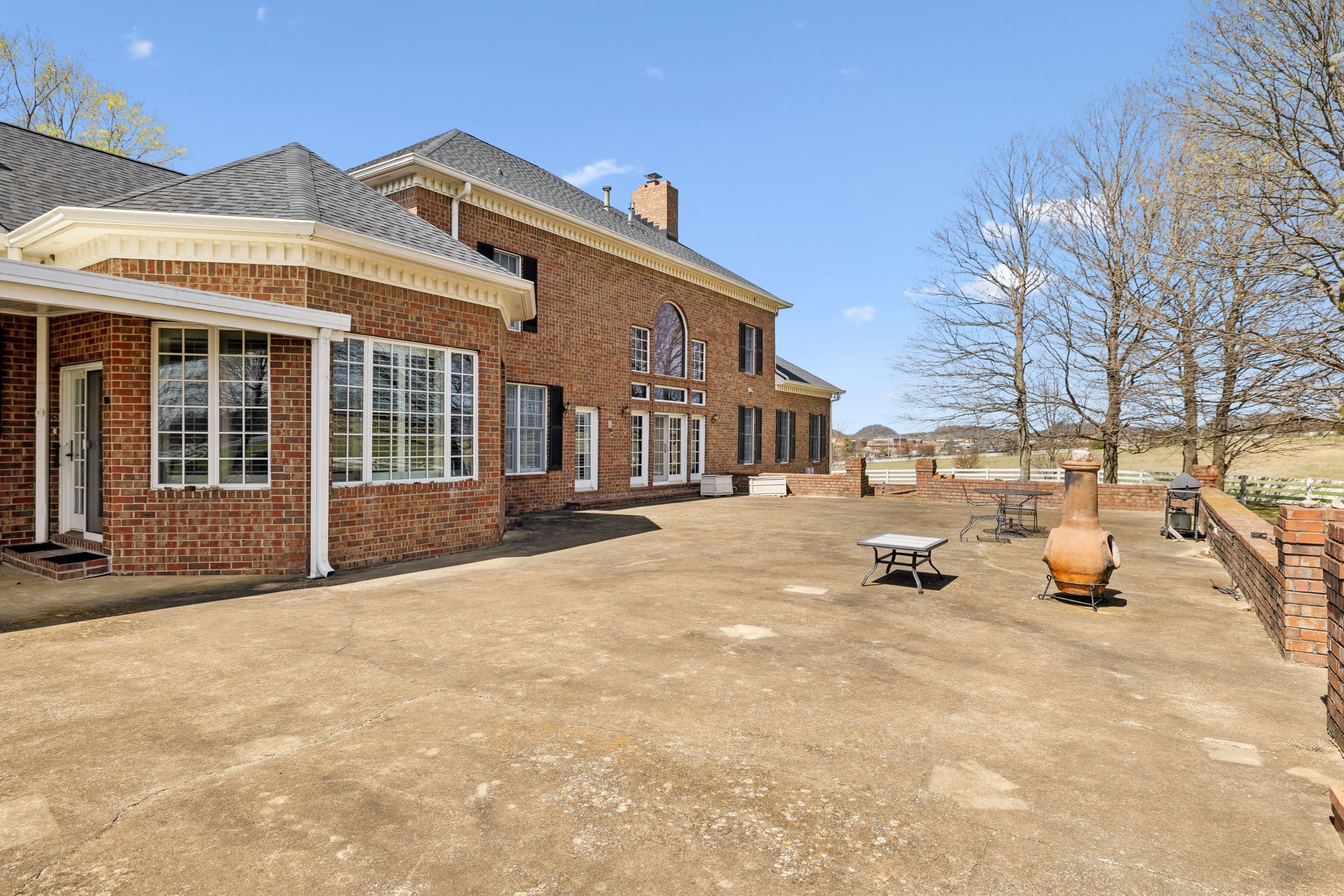 5090 Main St