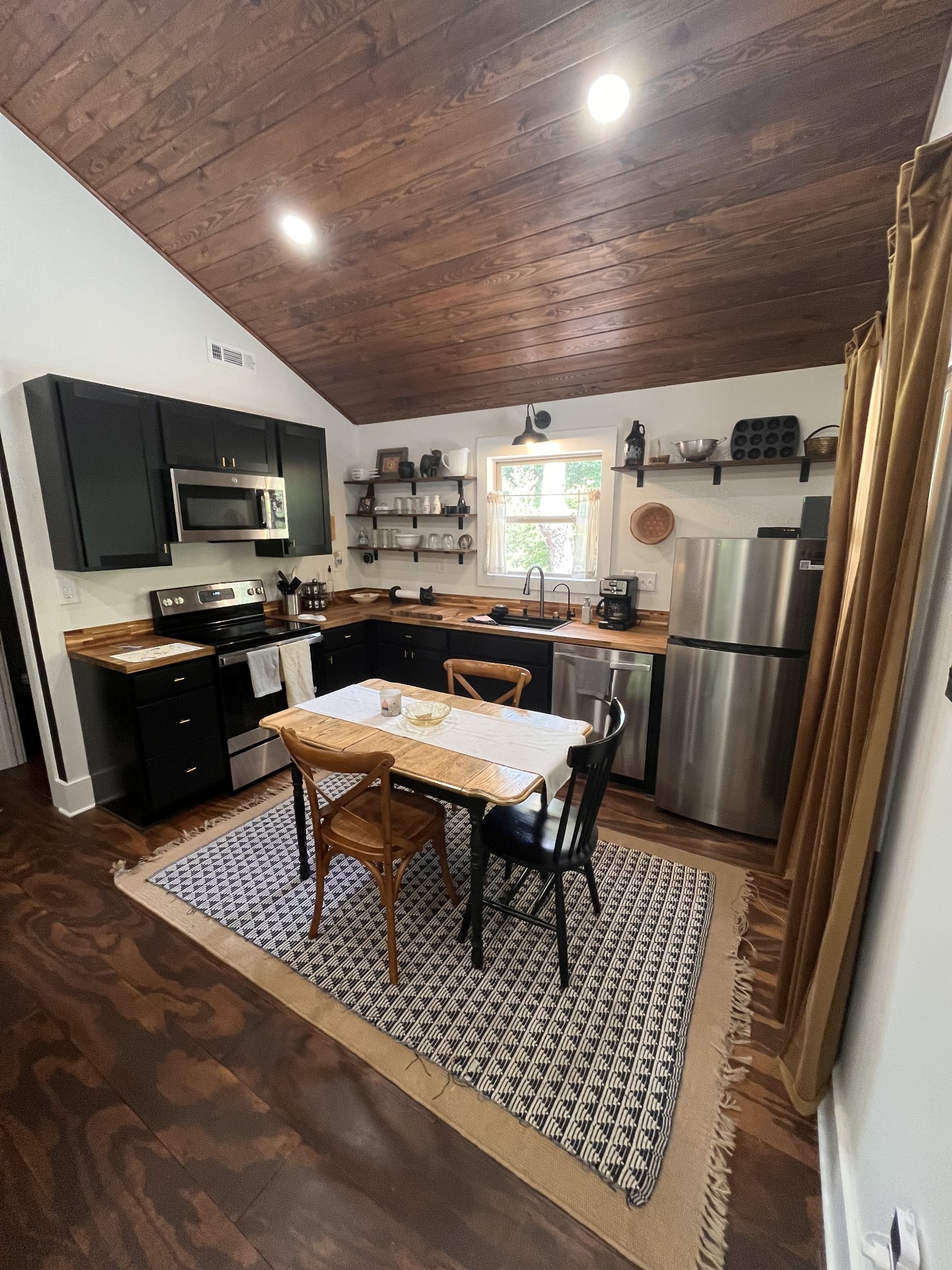 422 Dollar Dr