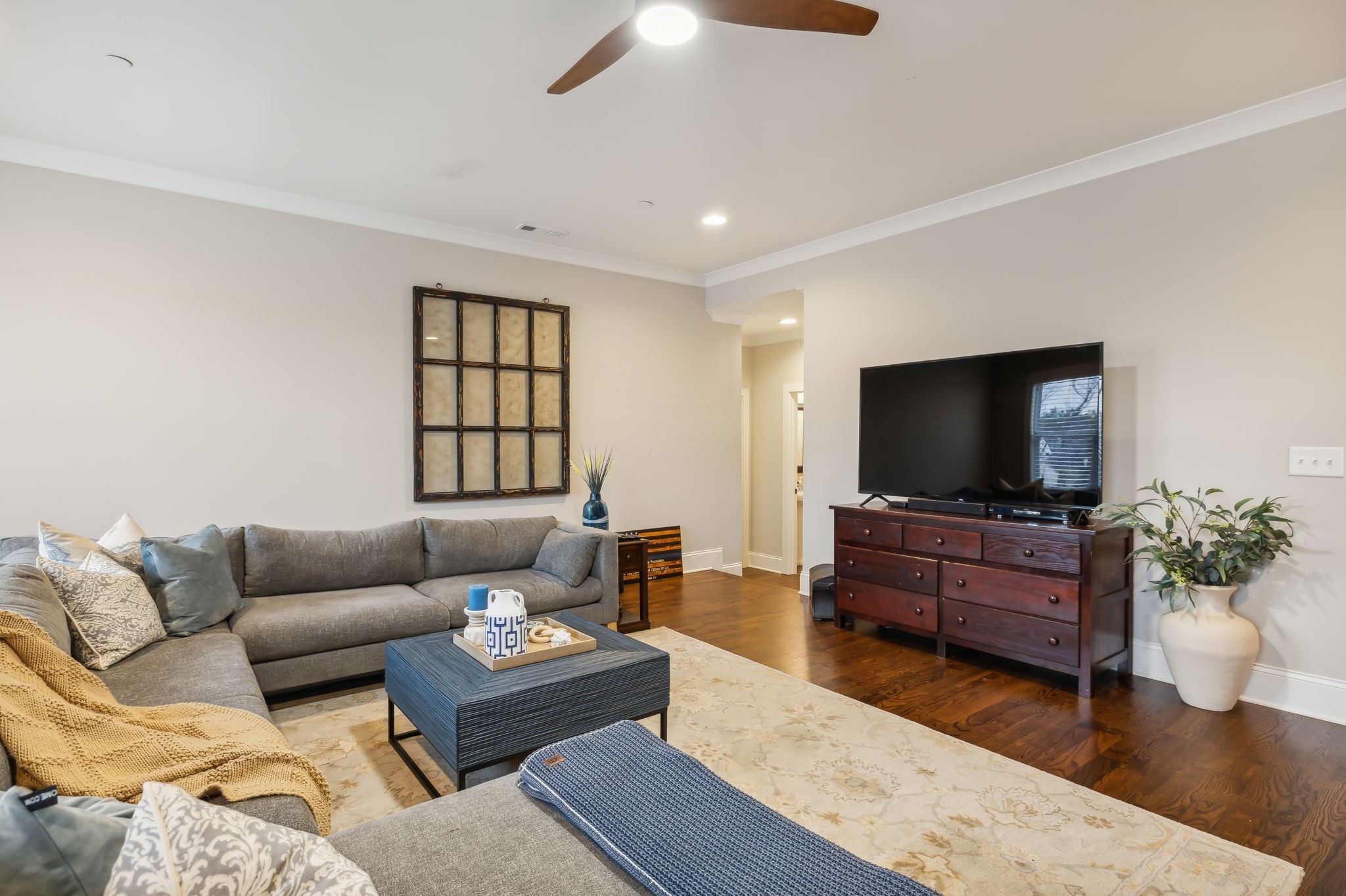 300 Conoga Dr