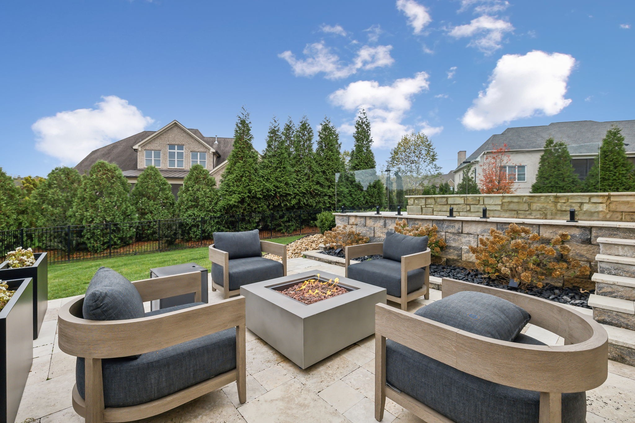 300 Conoga Dr