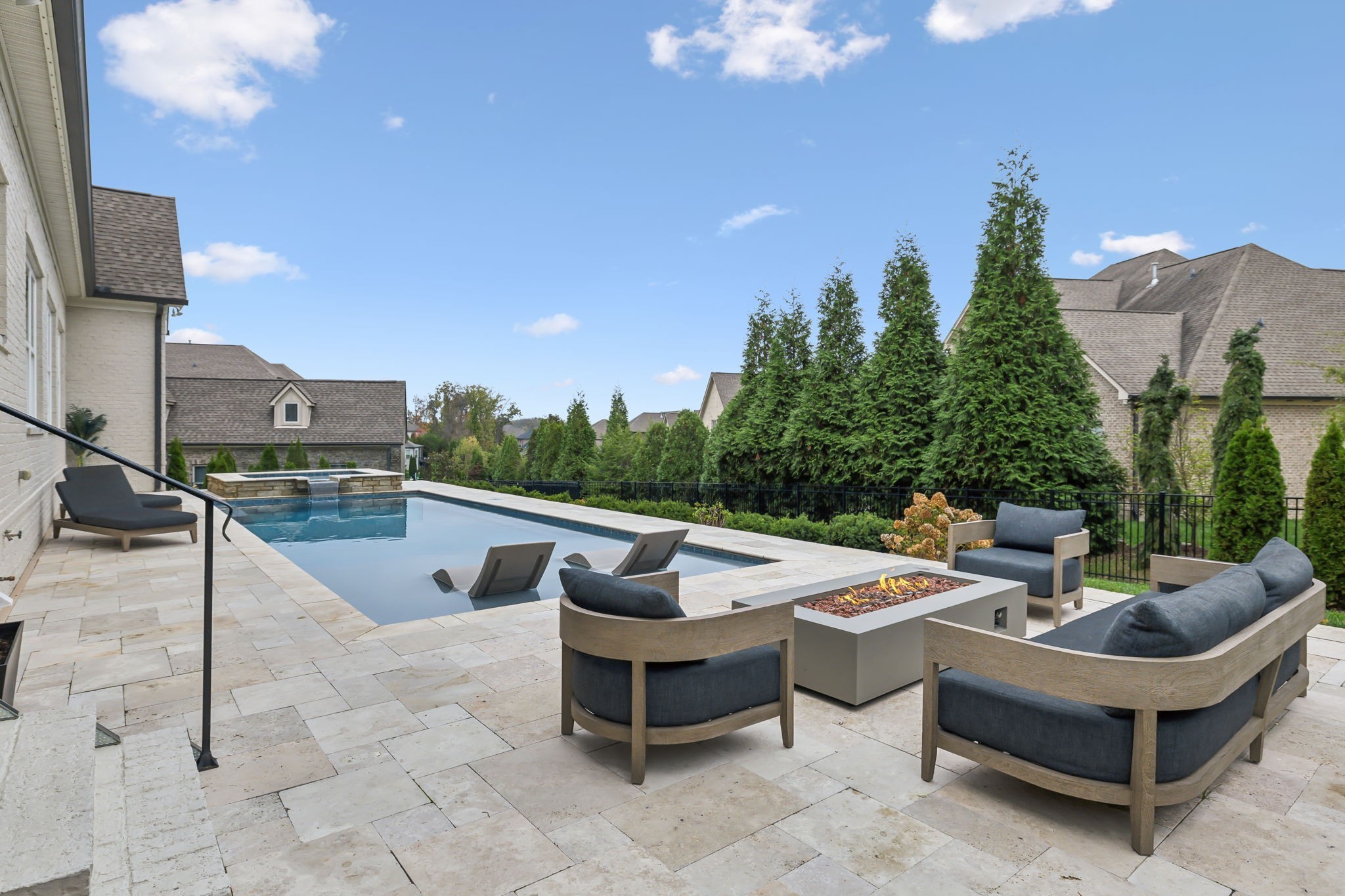 300 Conoga Dr