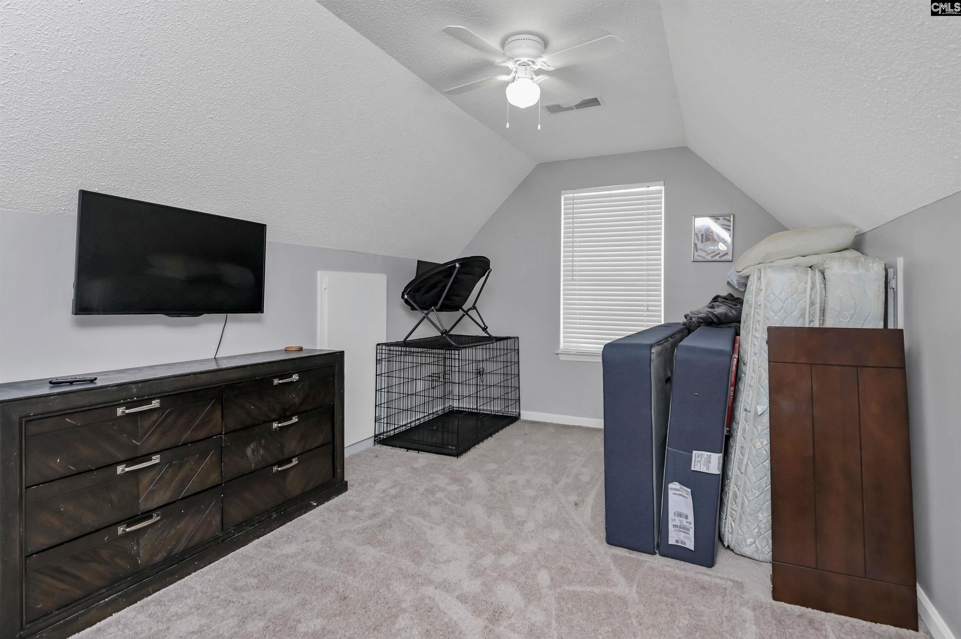 1 Cambridge Oaks Court