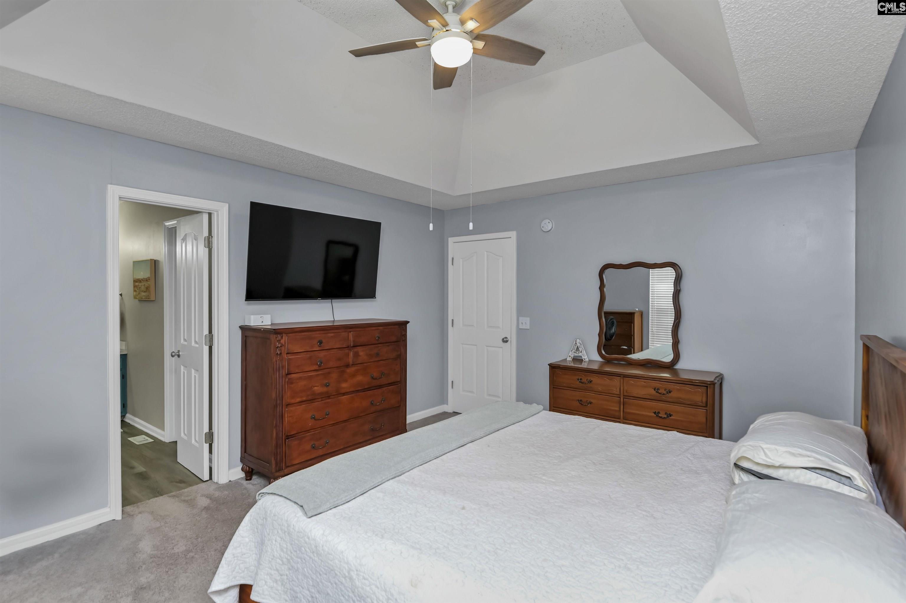 1 Cambridge Oaks Court