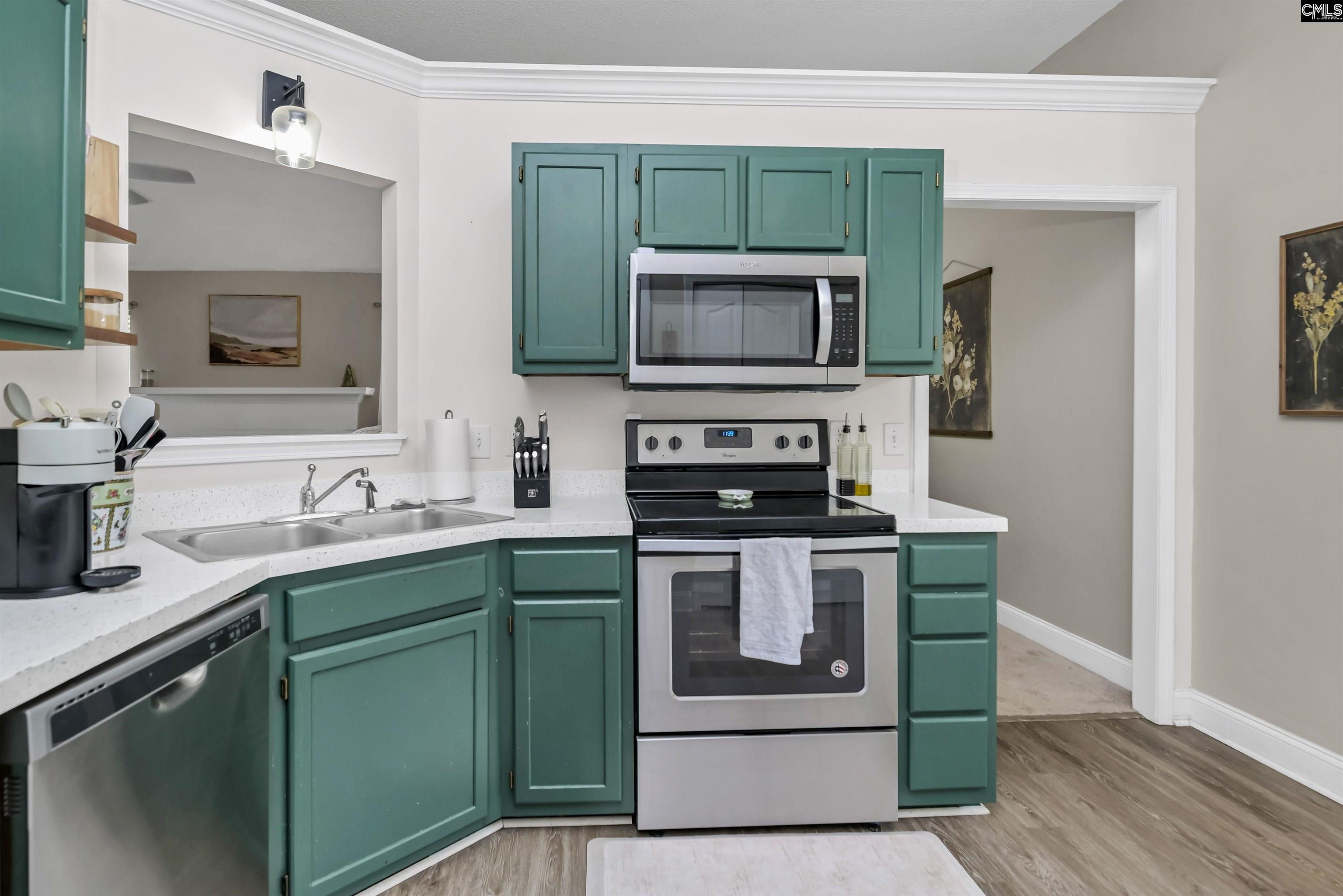 1 Cambridge Oaks Court