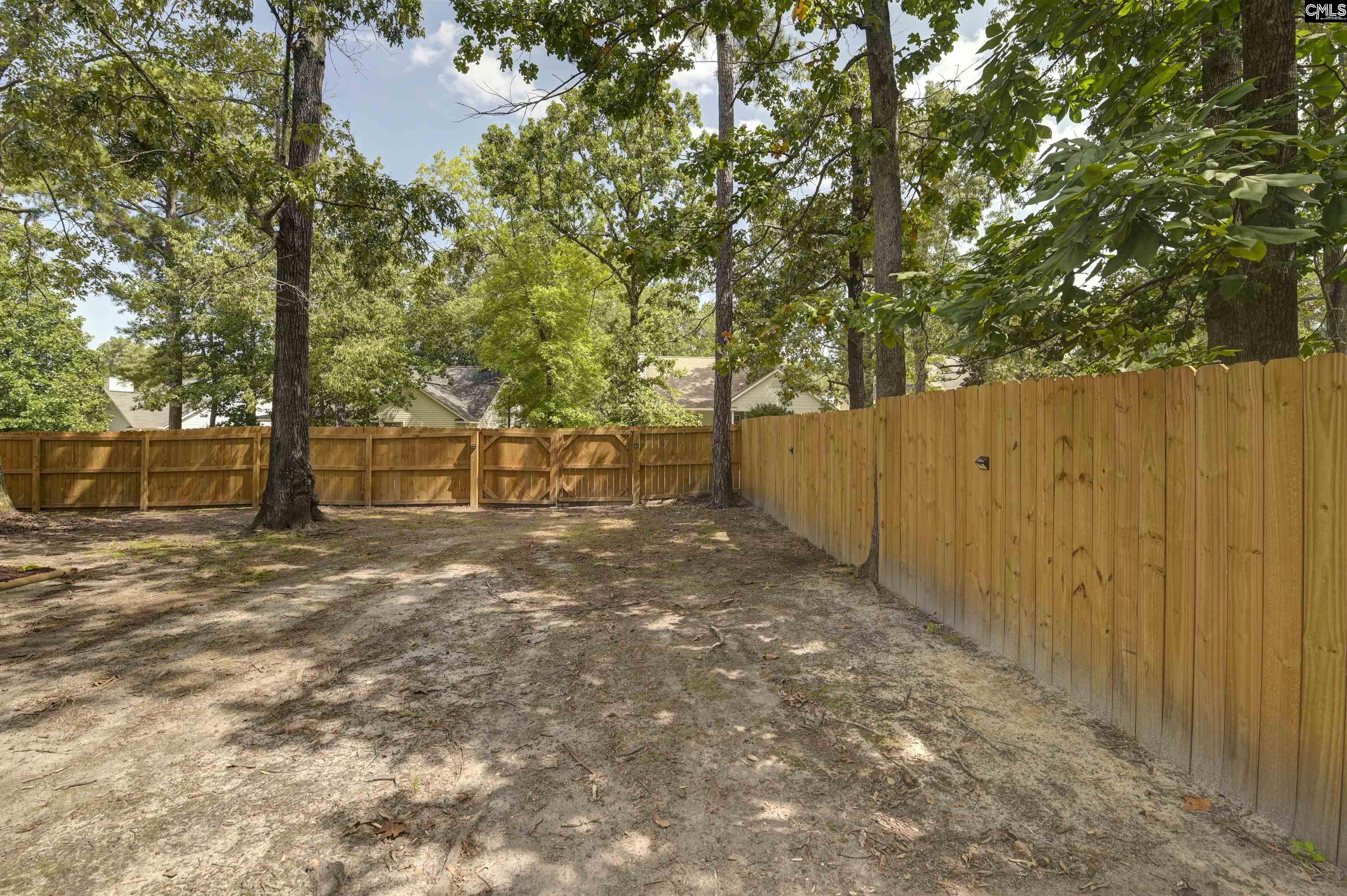 1 Cambridge Oaks Court