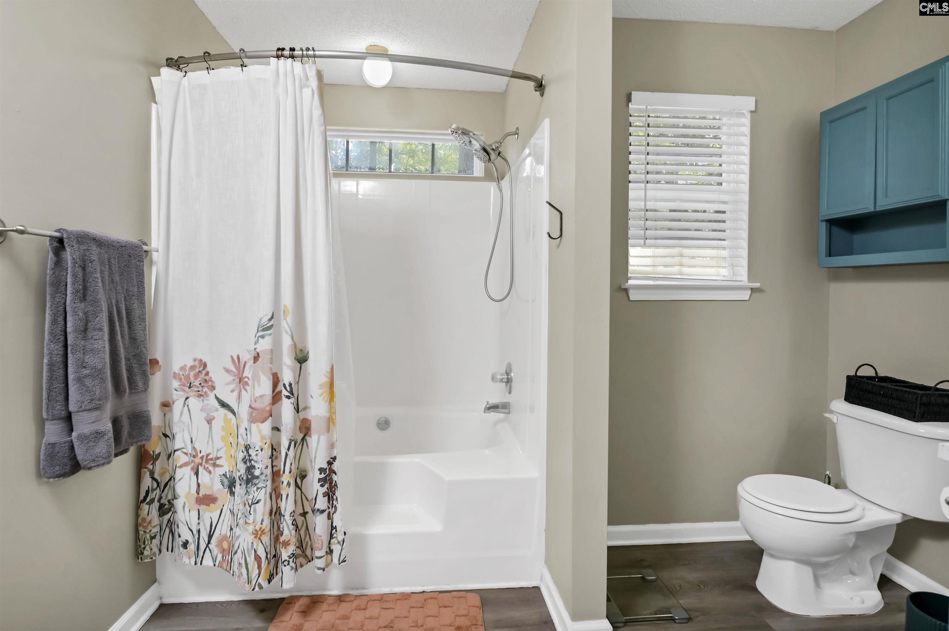 1 Cambridge Oaks Court