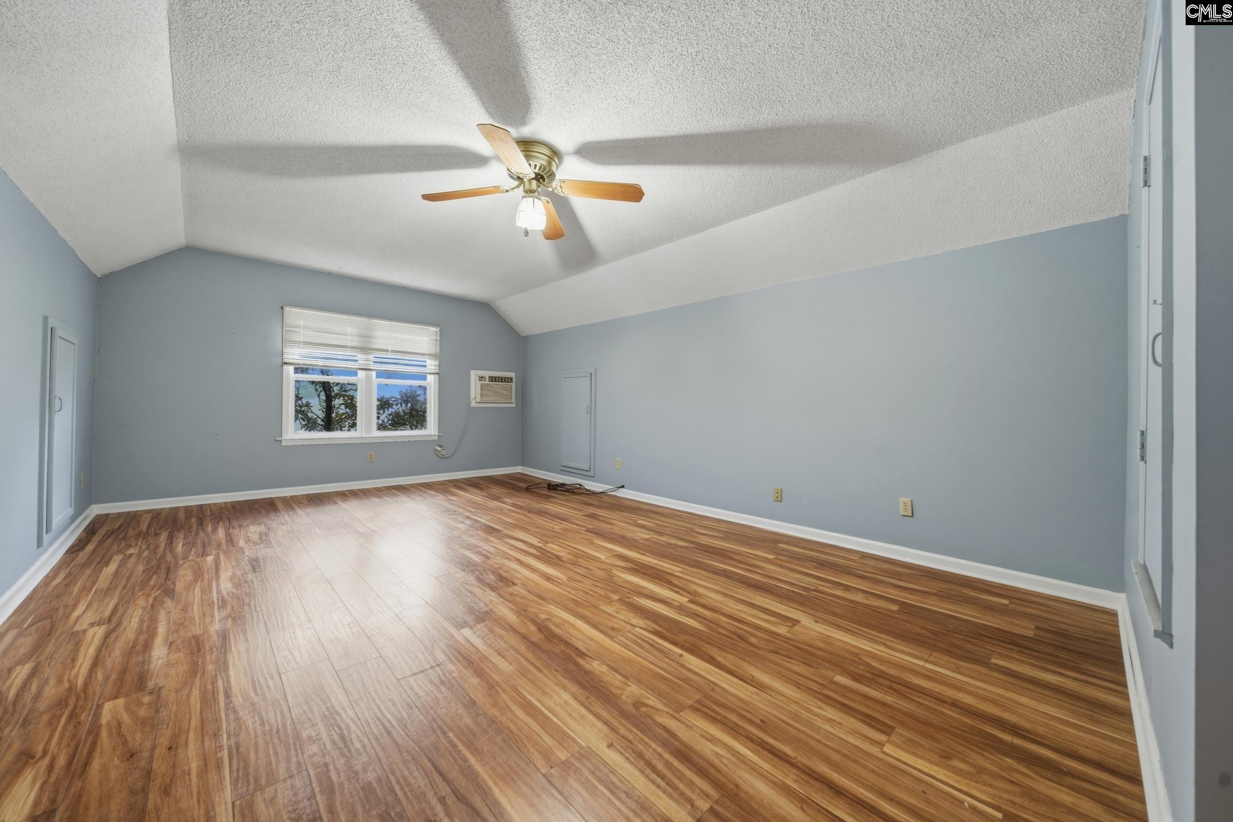 204 Woodlands W