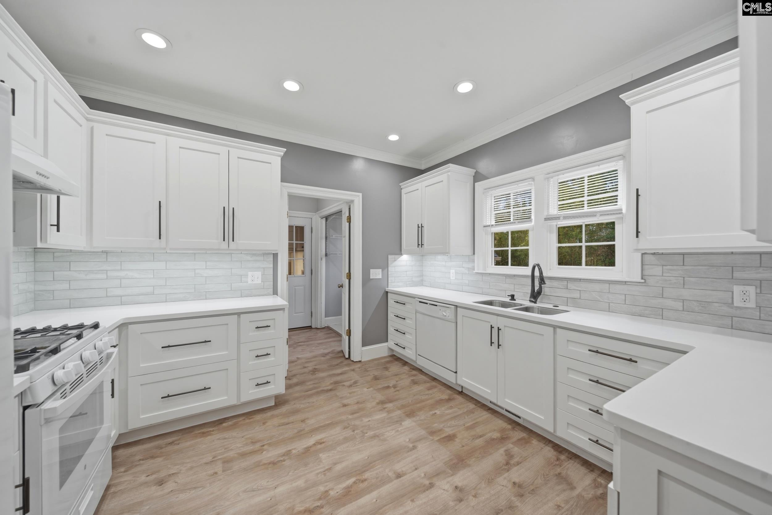 204 Woodlands W
