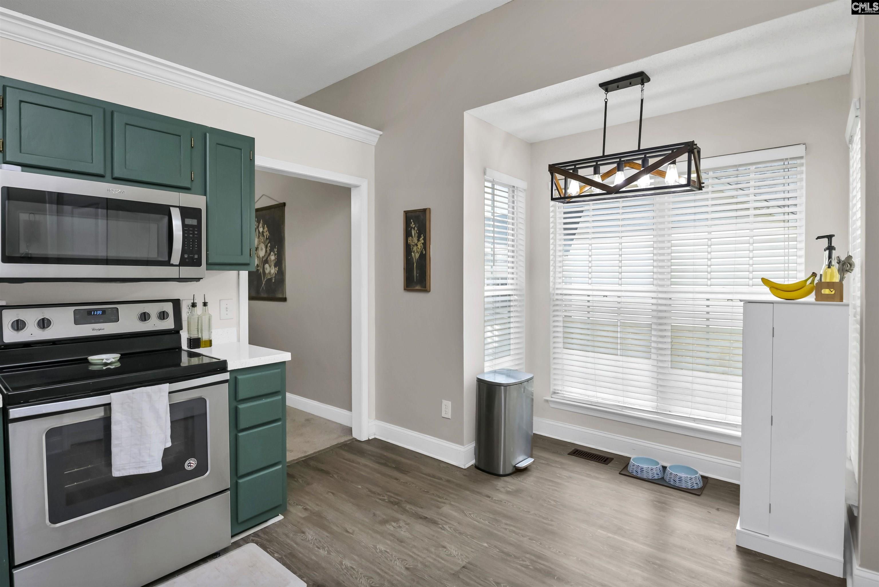 1 Cambridge Oaks Court