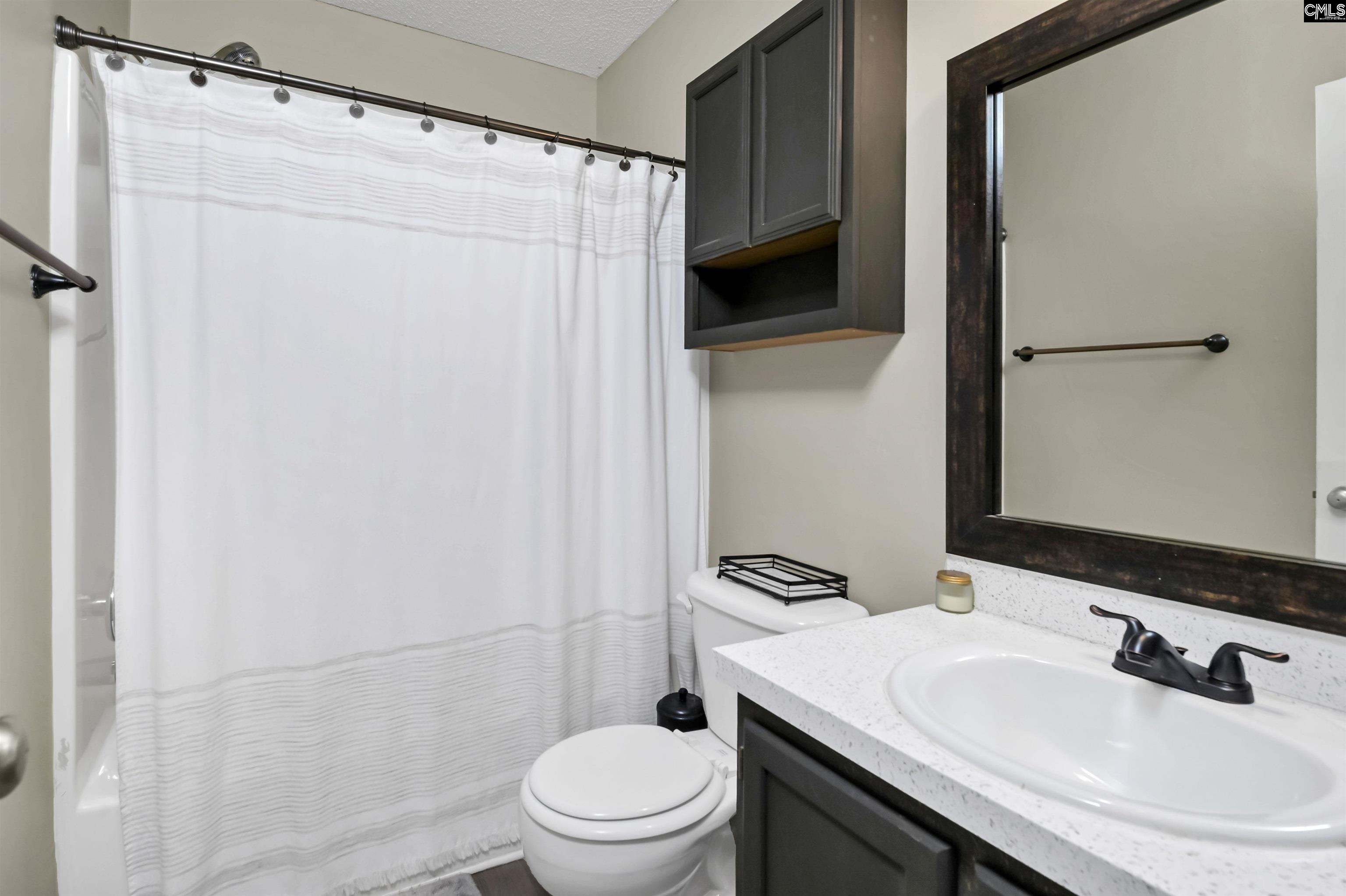 1 Cambridge Oaks Court