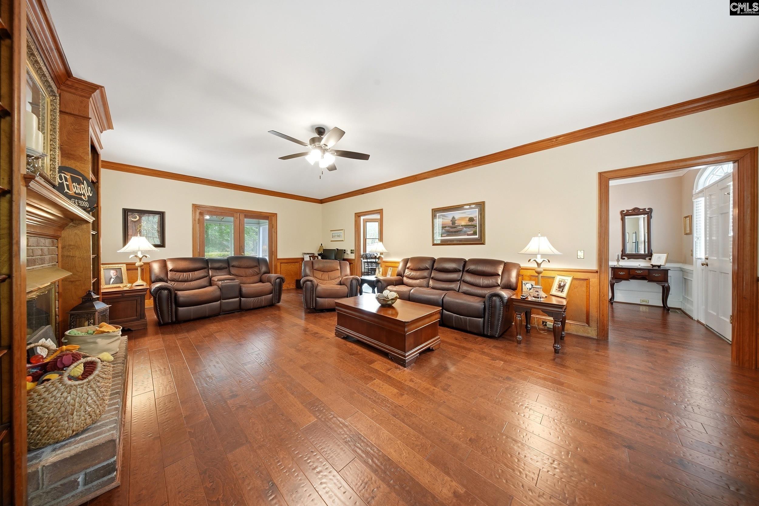 312 Columbia Club Drive E
