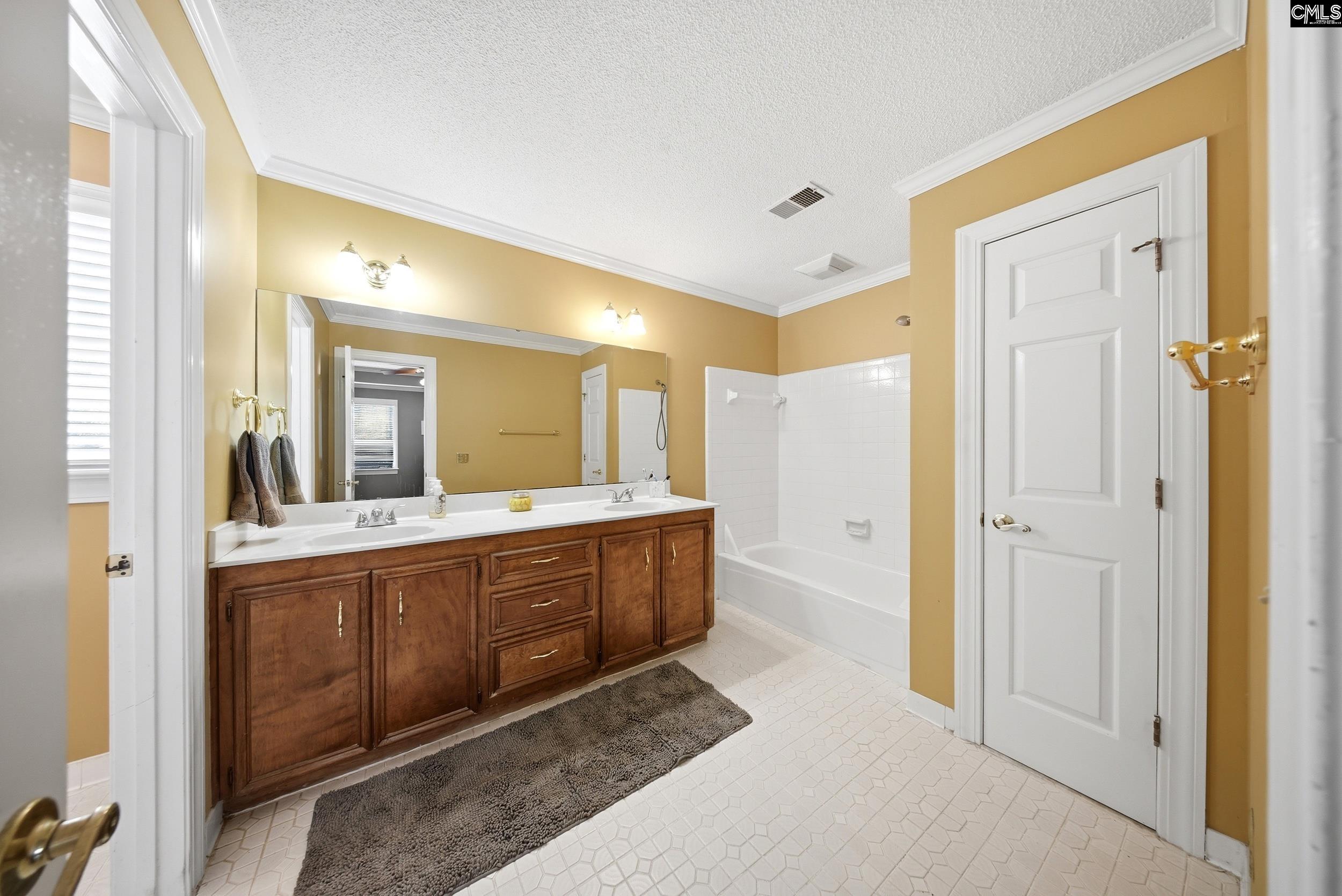 312 Columbia Club Drive E