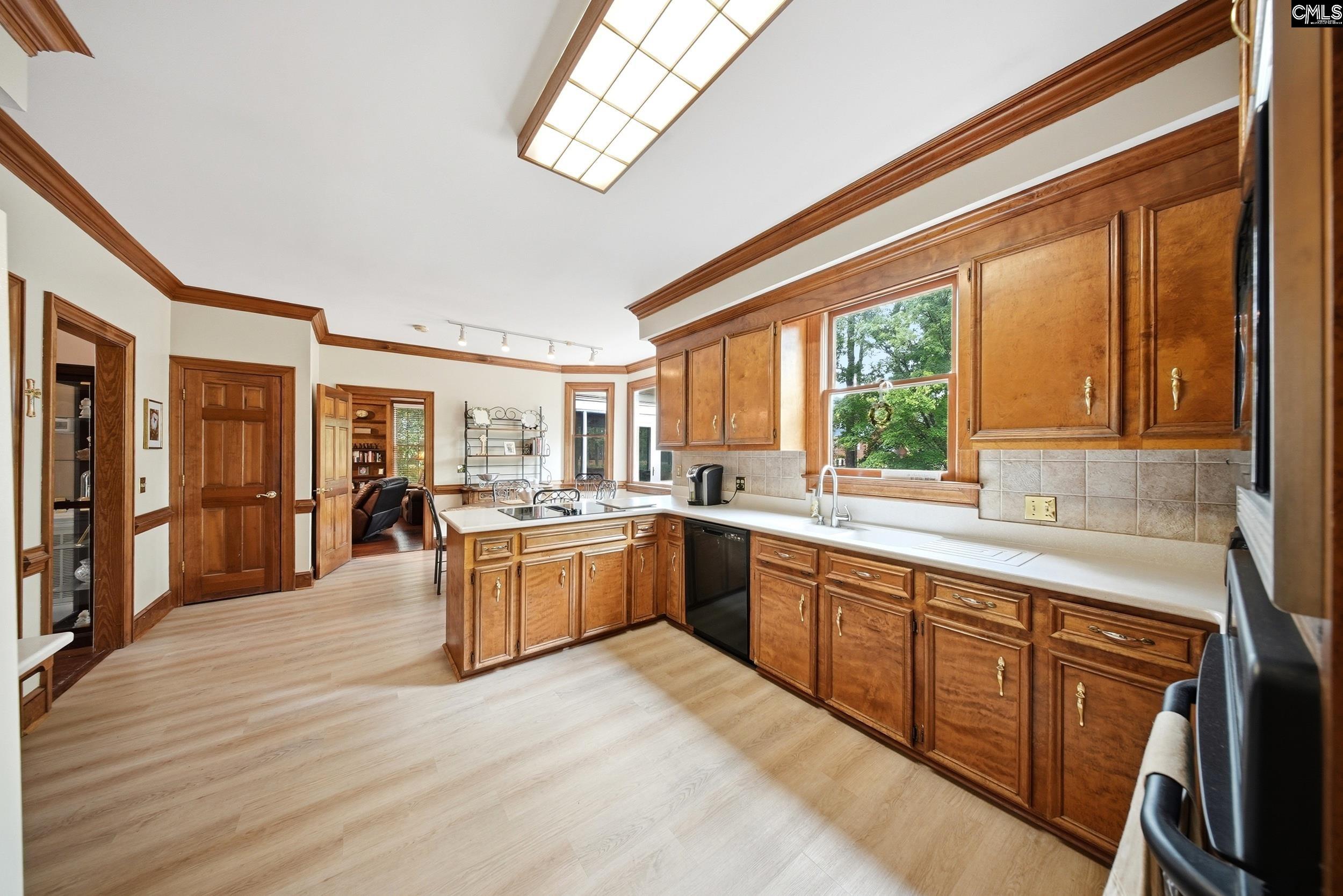 312 Columbia Club Drive E