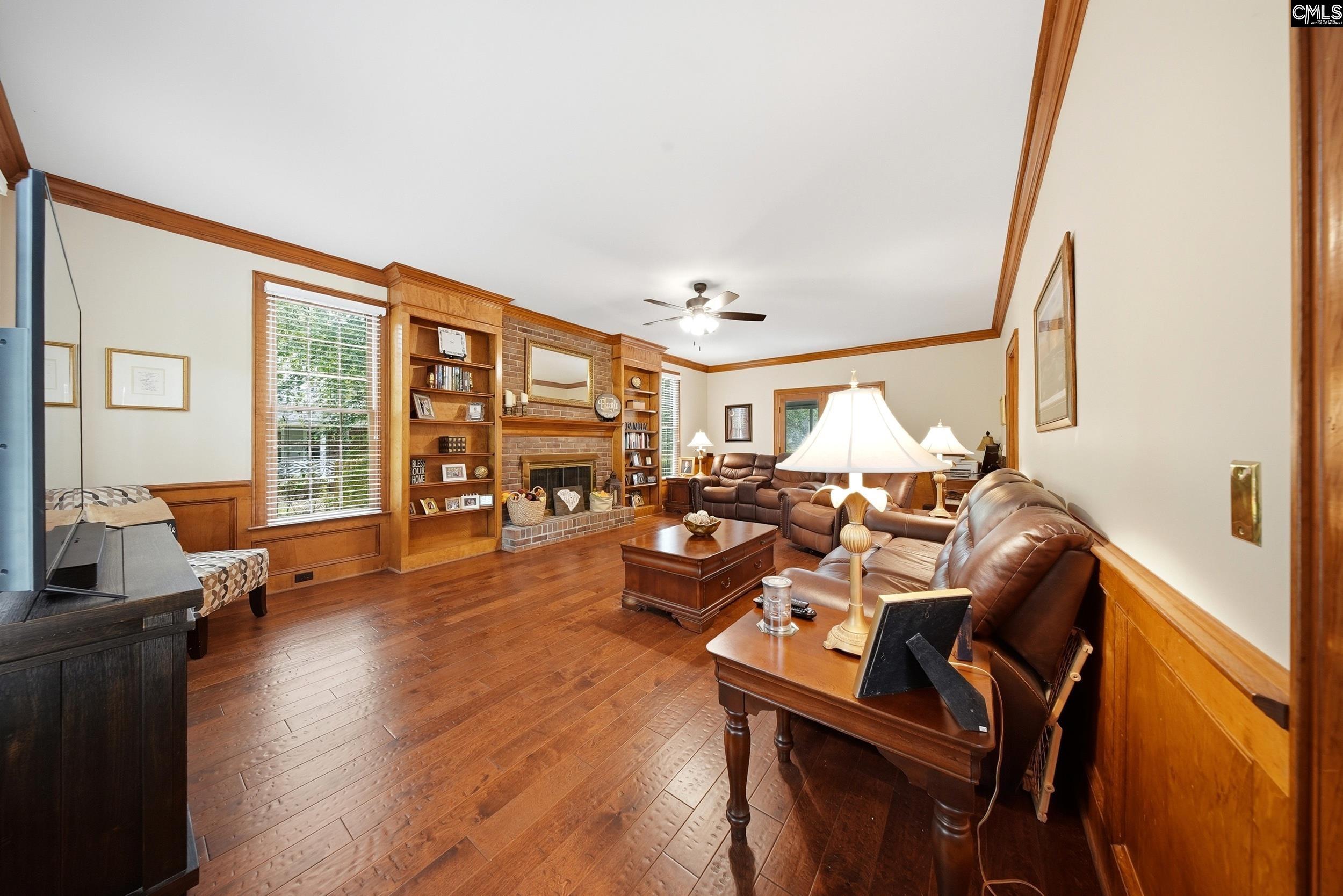 312 Columbia Club Drive E