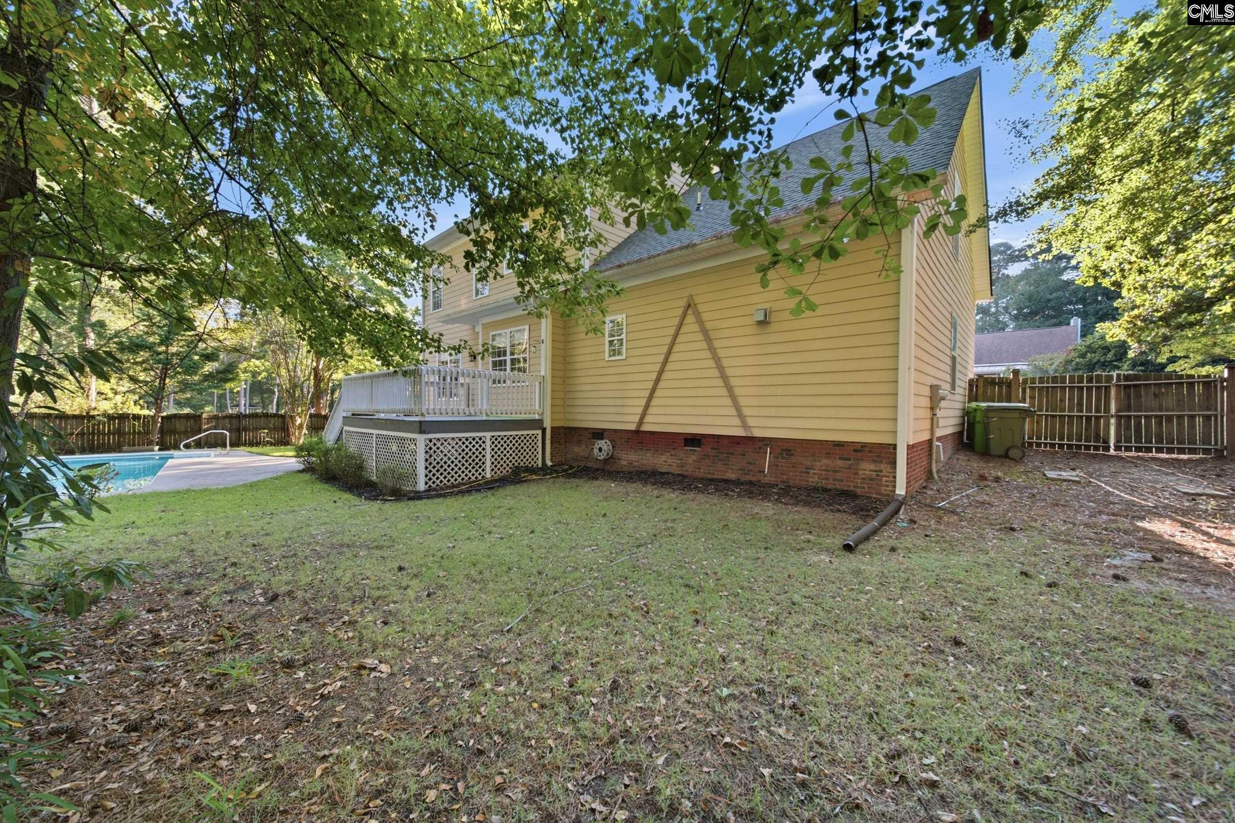 112 Muirfield Court W