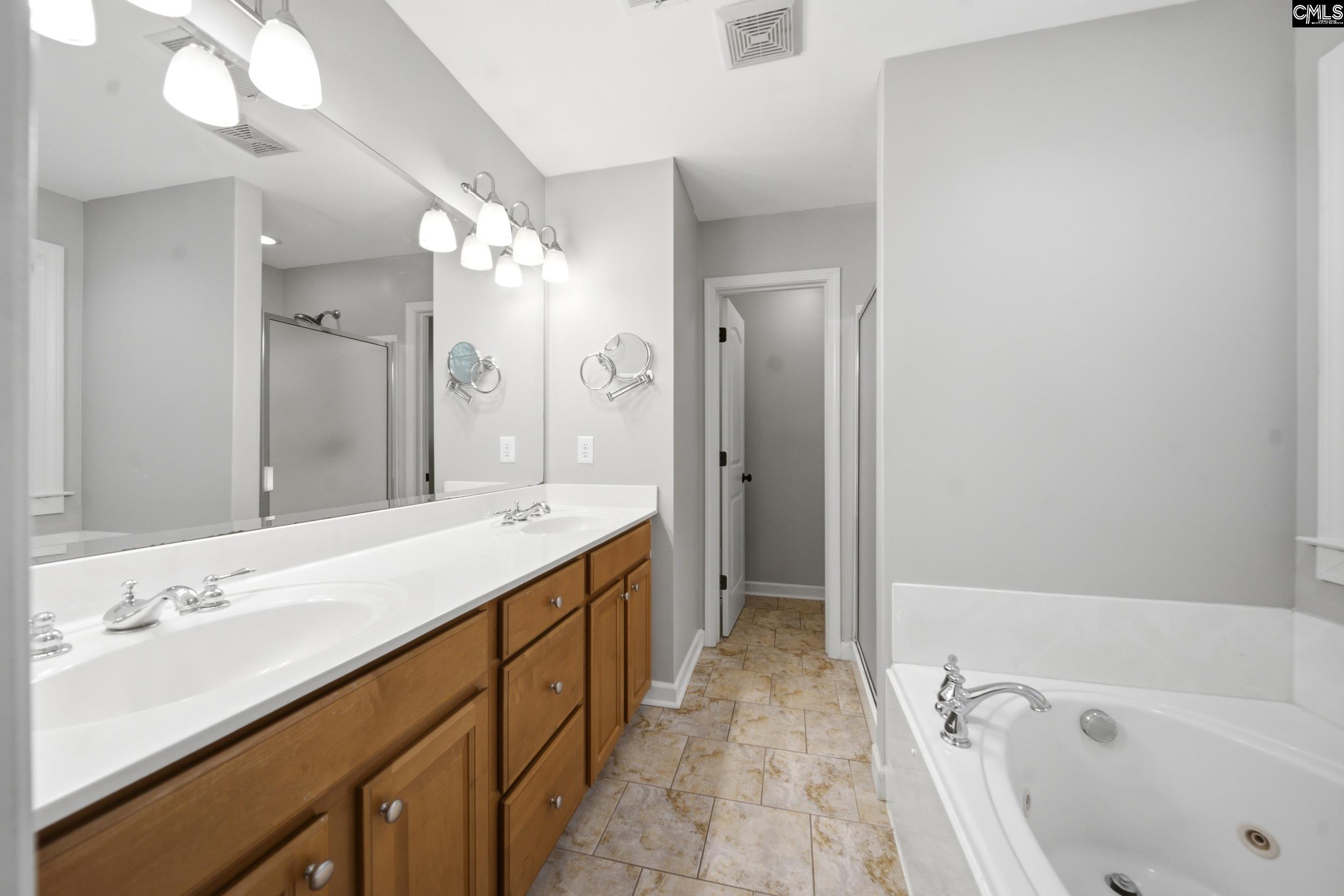 112 Muirfield Court W