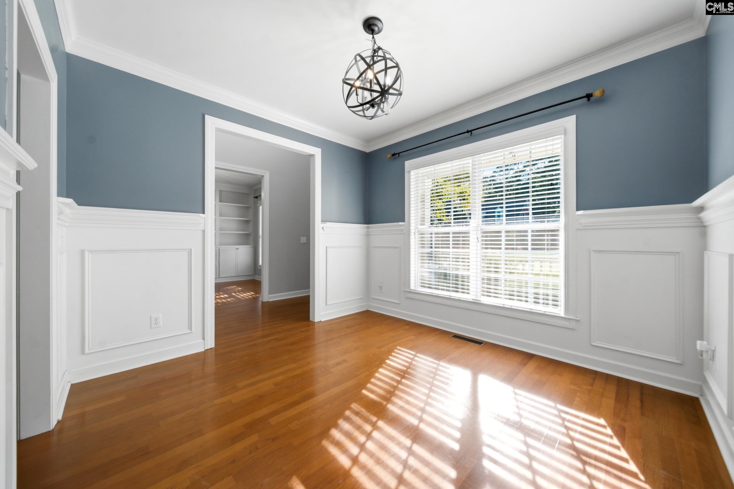 112 Muirfield Court W