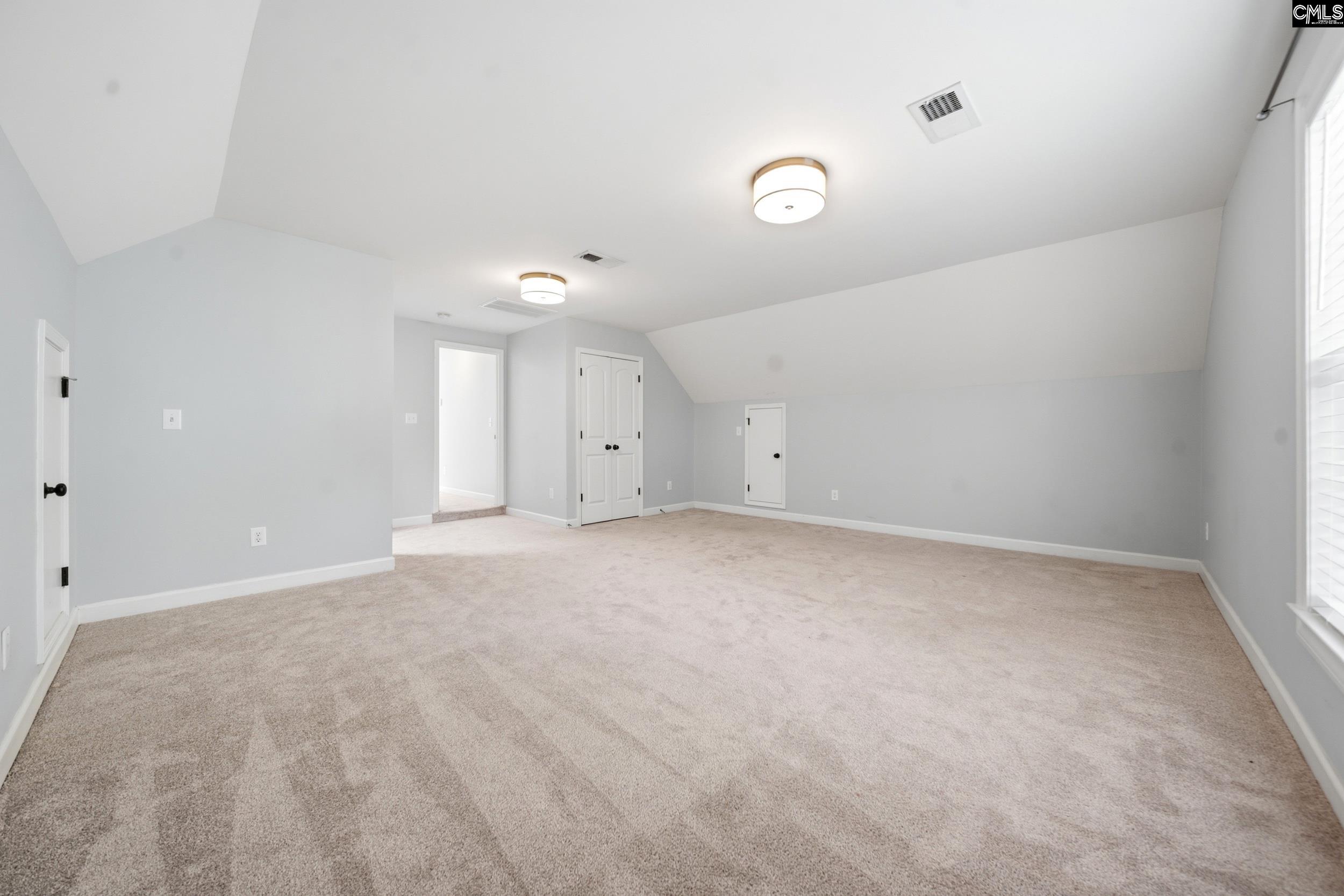112 Muirfield Court W