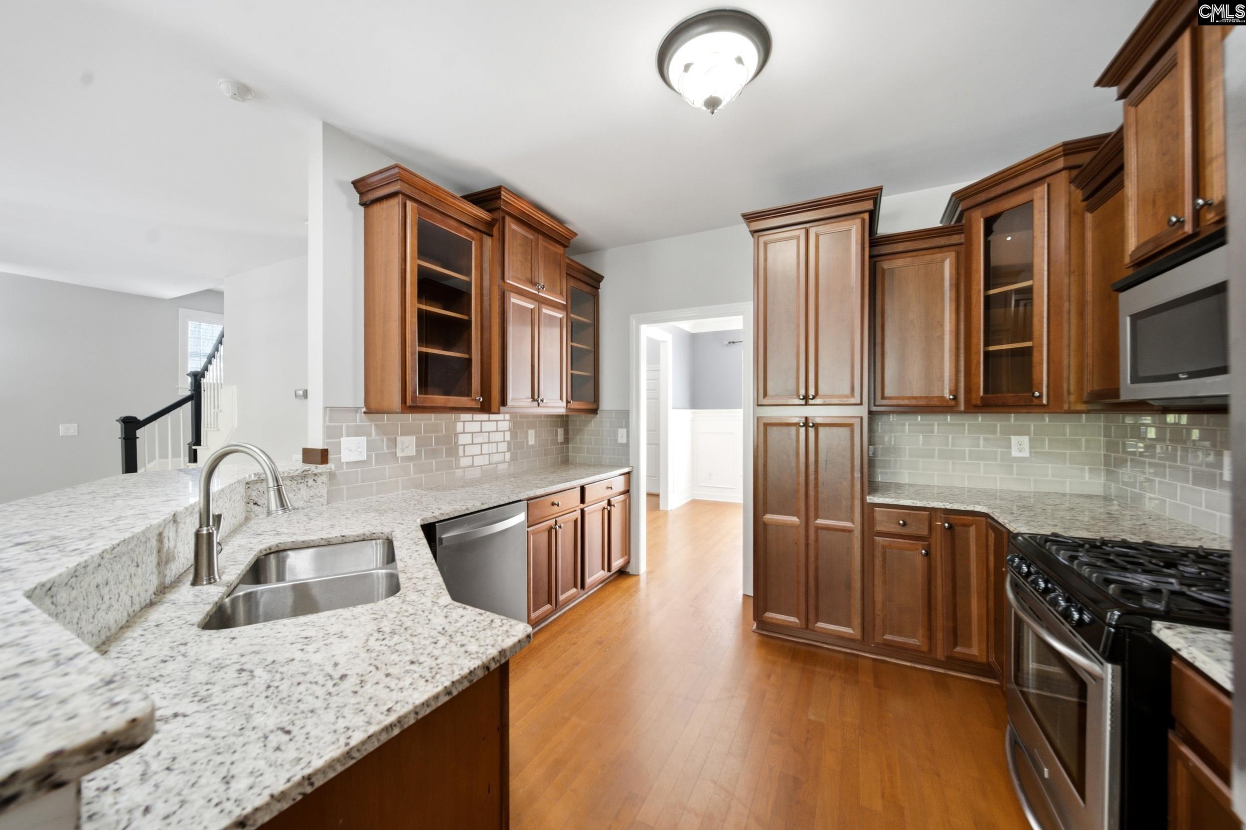112 Muirfield Court W