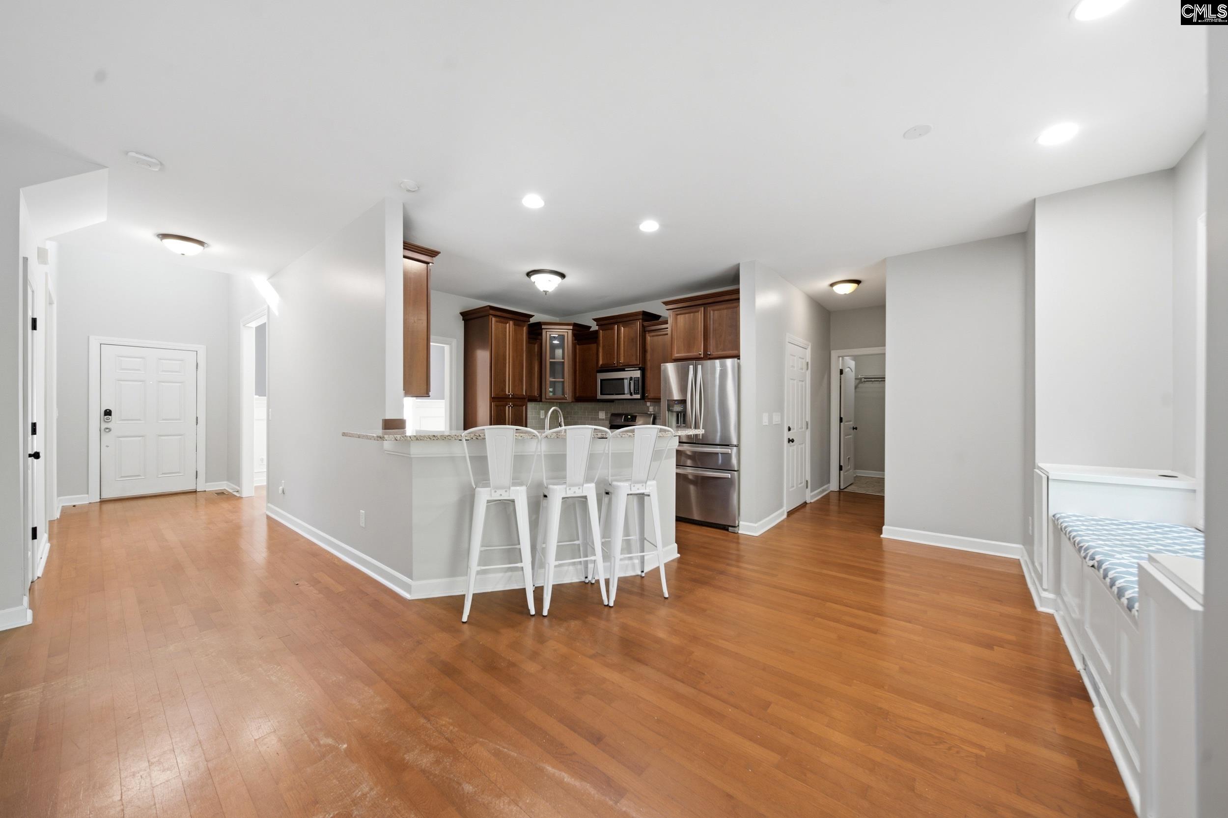 112 Muirfield Court W